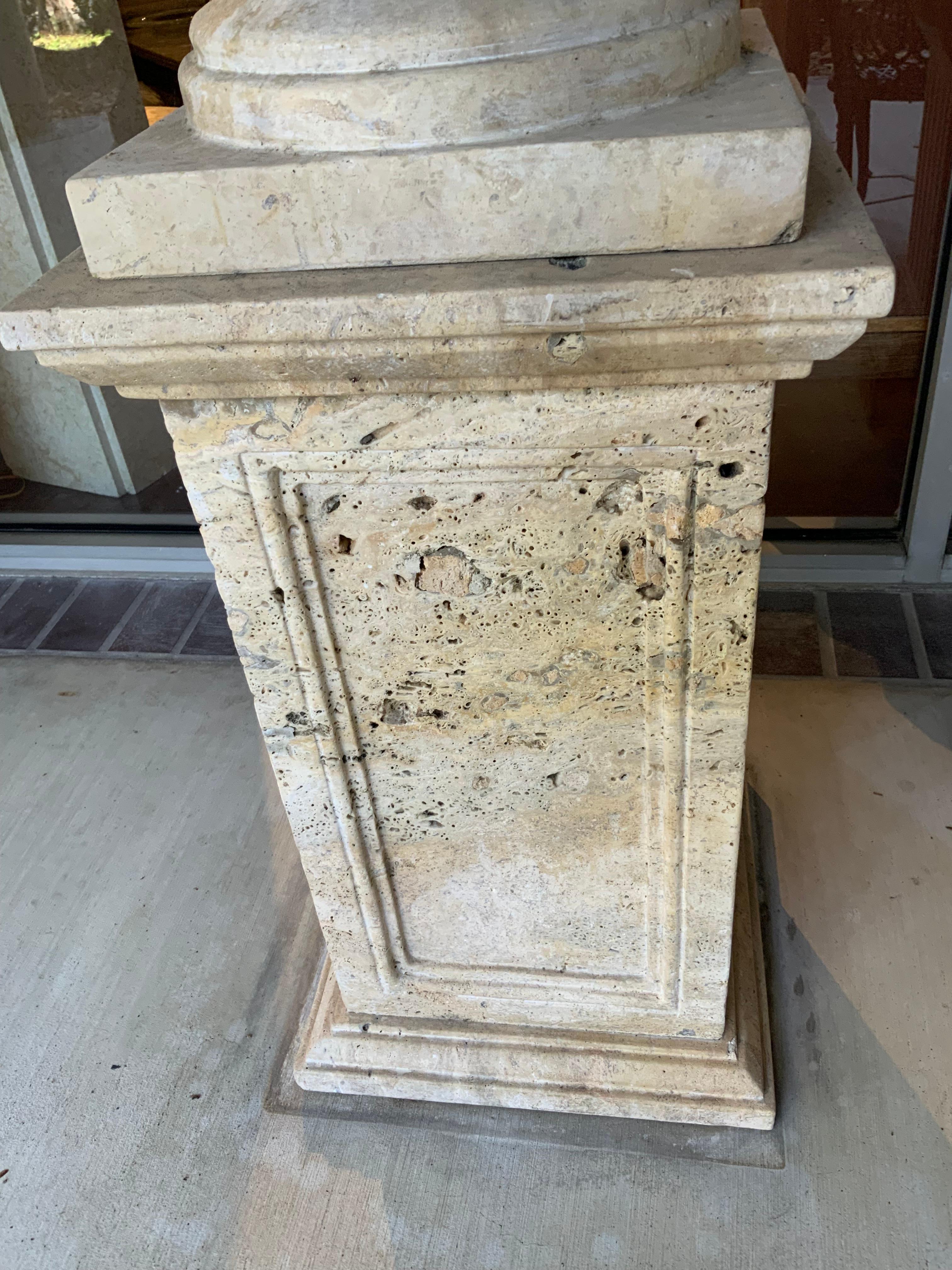 XXIe siècle et contemporain Large travertine planters on pedestals en vente
