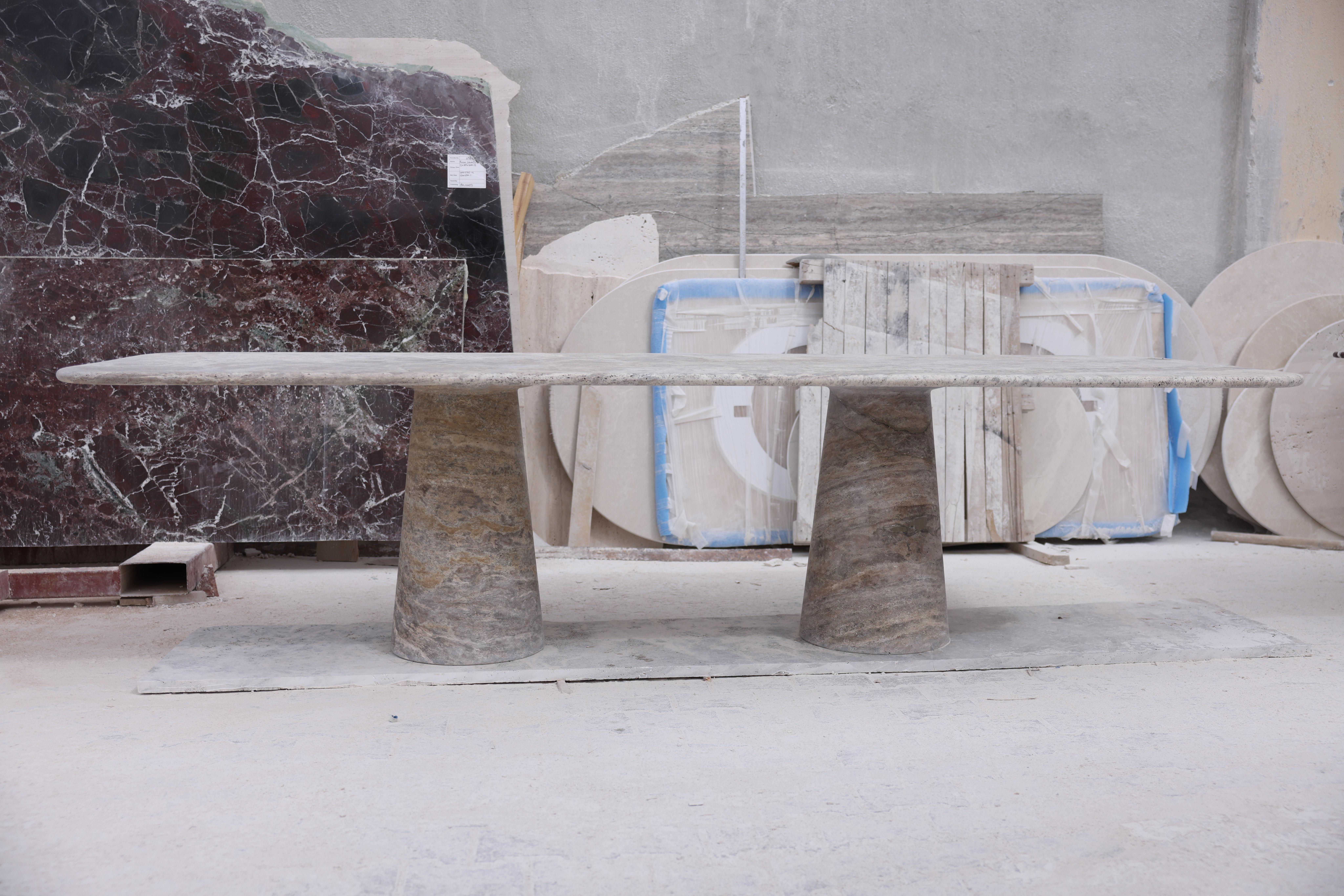 Gran mesa de comedor rectangular de travertino, estilo Angelo Mangiarotti de 1970 en venta 1