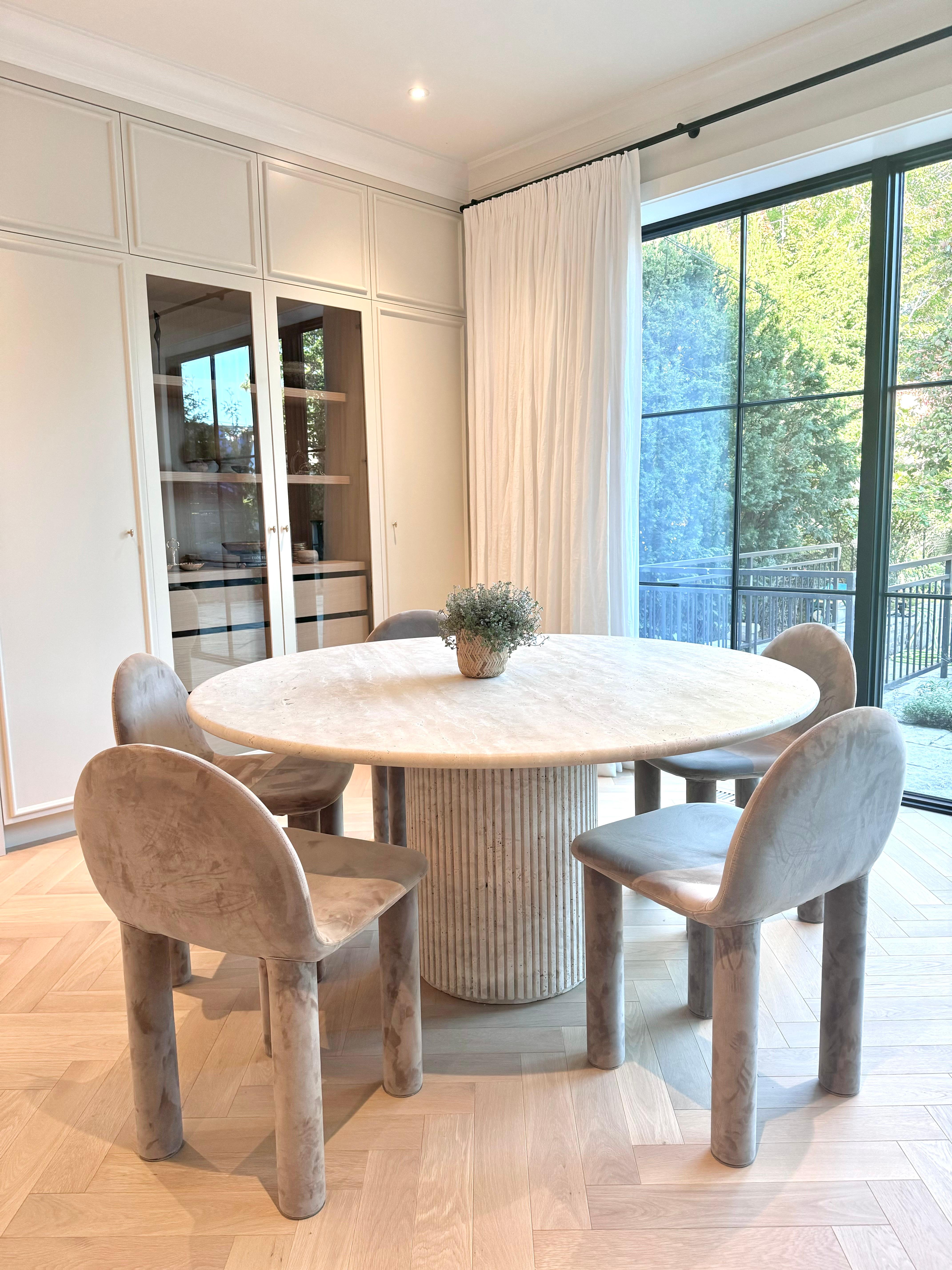 Mid-Century Modern Large Travertine Round Dining Table with Fluted Groove Base For Sale