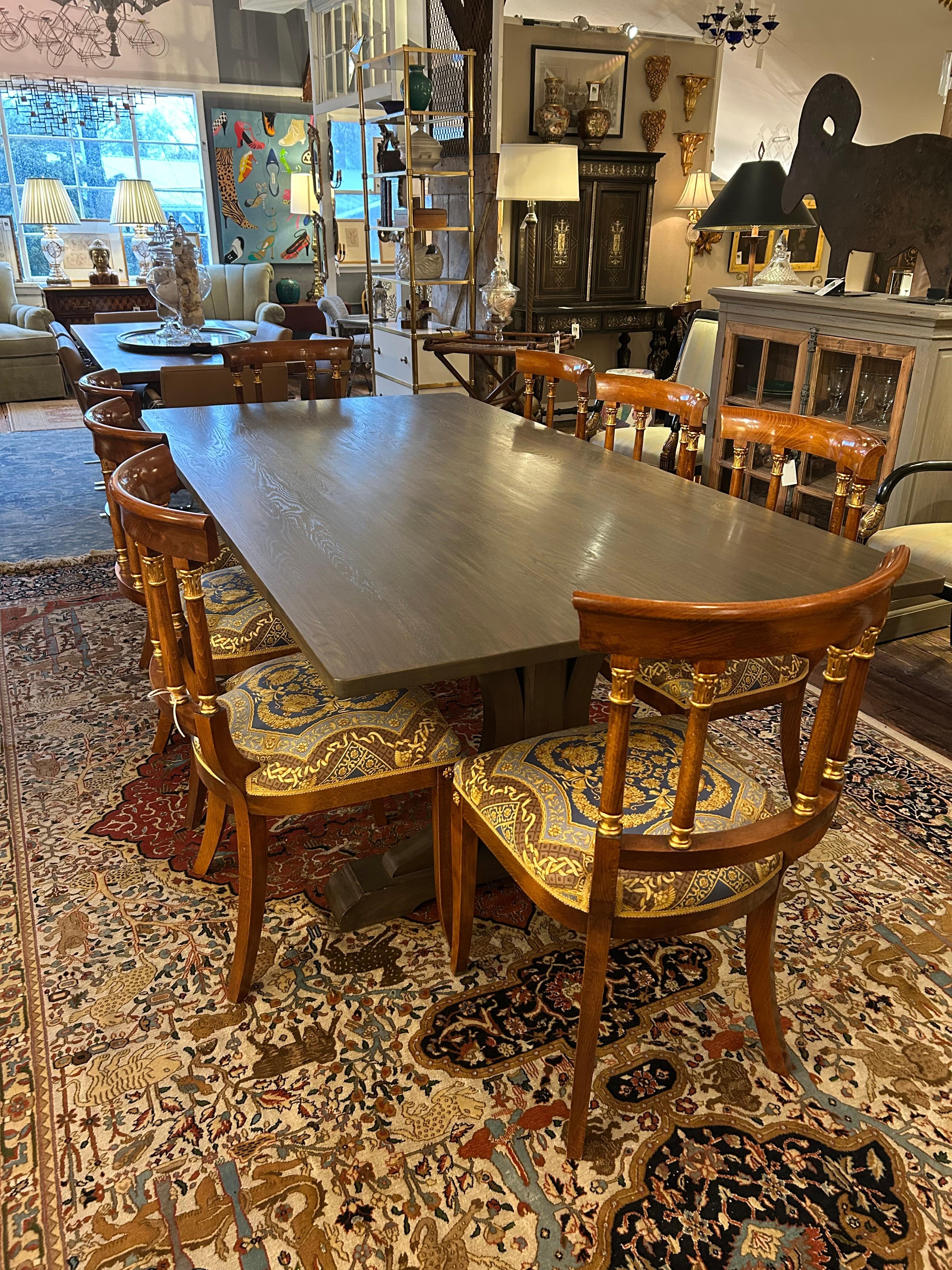 Grande table de salle à manger à tréteaux avec patine grise teintée en vente 4