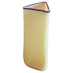 Grande vaso di vetro artistico a forma di triangolo di Murano
