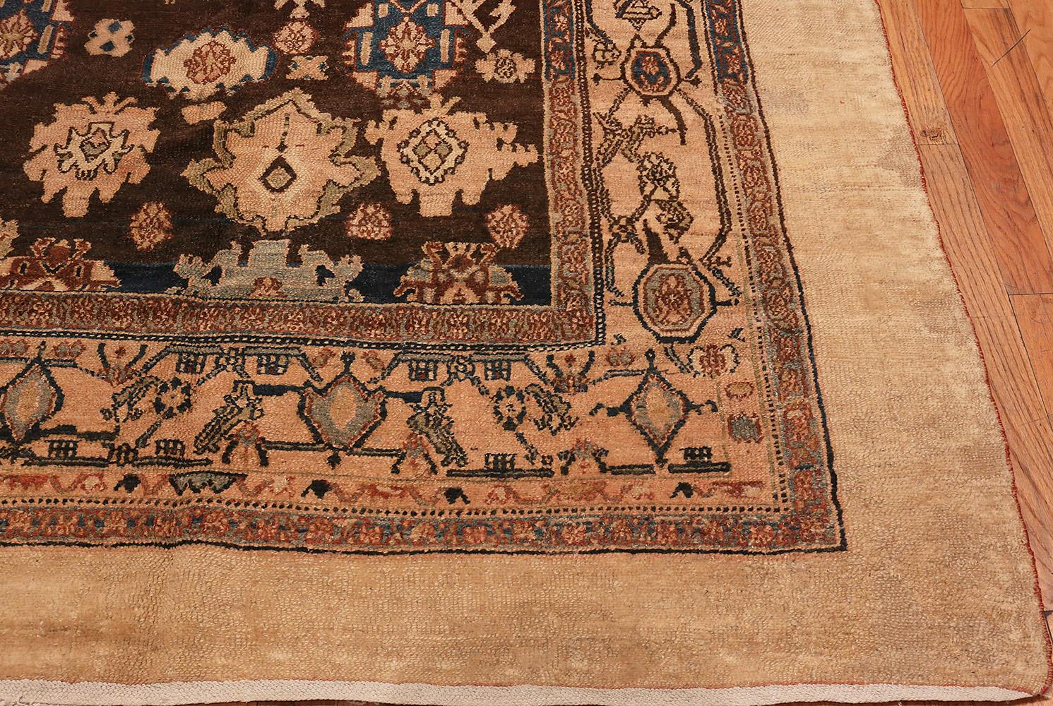 Antique Persian Malayer Rug. Size: 10 ft 7 in x 15 ft 7 in In Fair Condition For Sale In New York, NY
