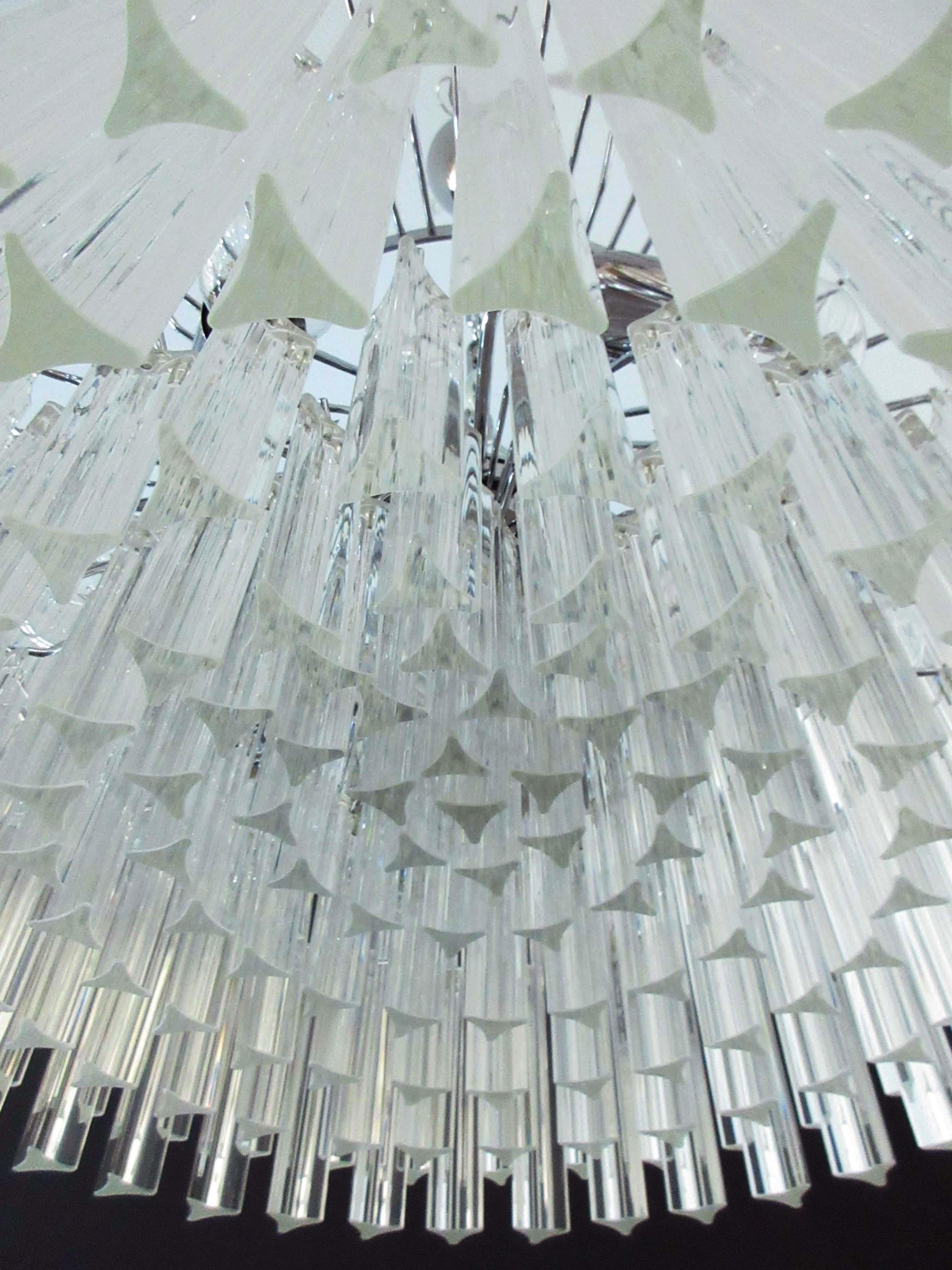 Mid-Century Modern Large Triedri Murano Glass Chandelier, 163 Triedri Transparent Prism For Sale