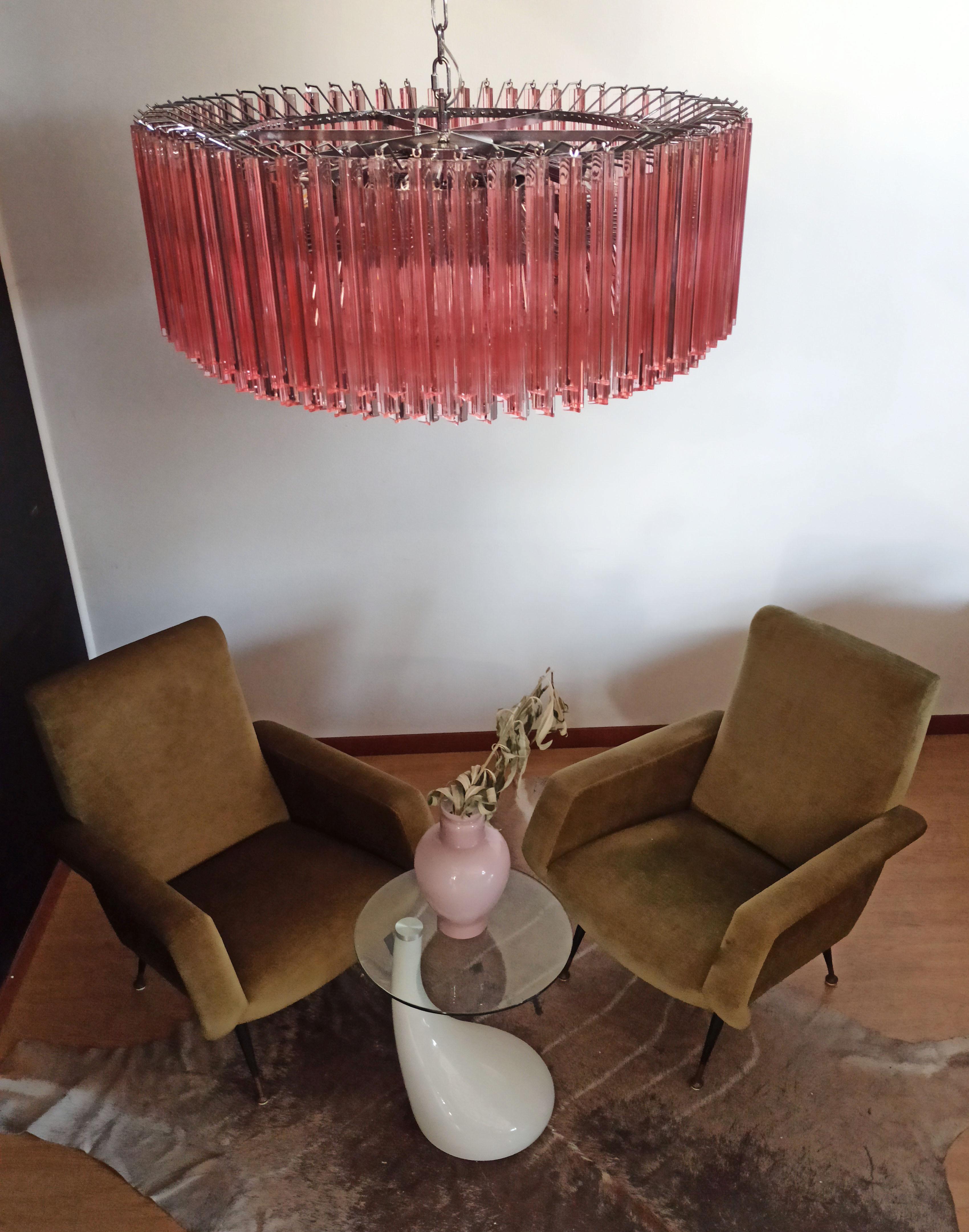 Late 20th Century Large Triedri Murano Glass Chandelier, 391 Pink Prims Triedri For Sale