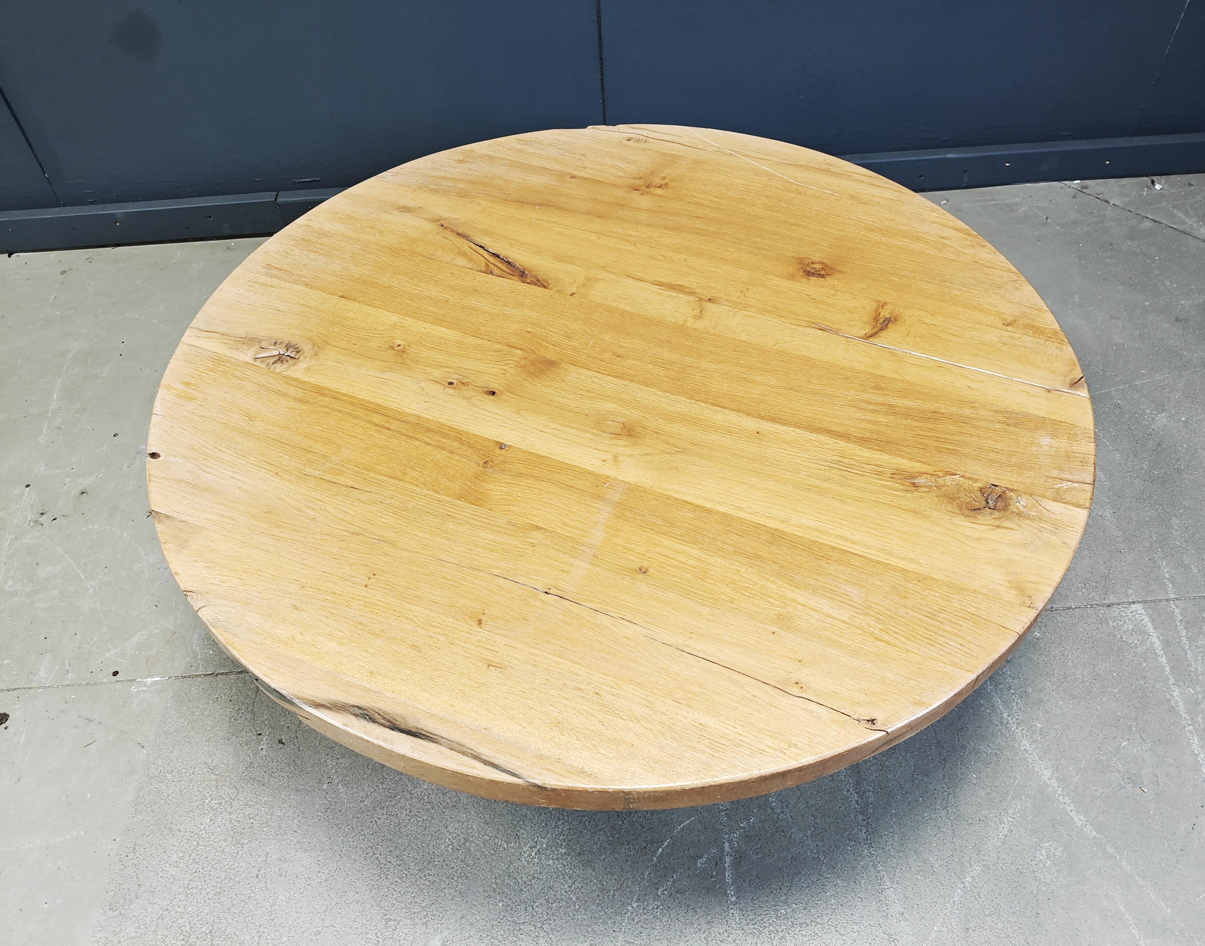 Large tripod round wooden brutalist coffee table, 1960s For Sale 7