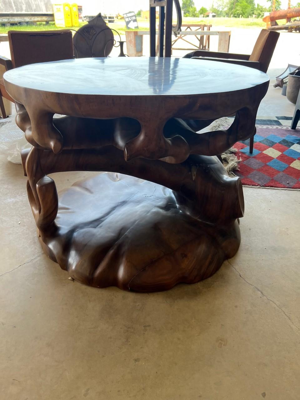 Bois Base de table de salle à manger en forme de coffre à truffes  en vente