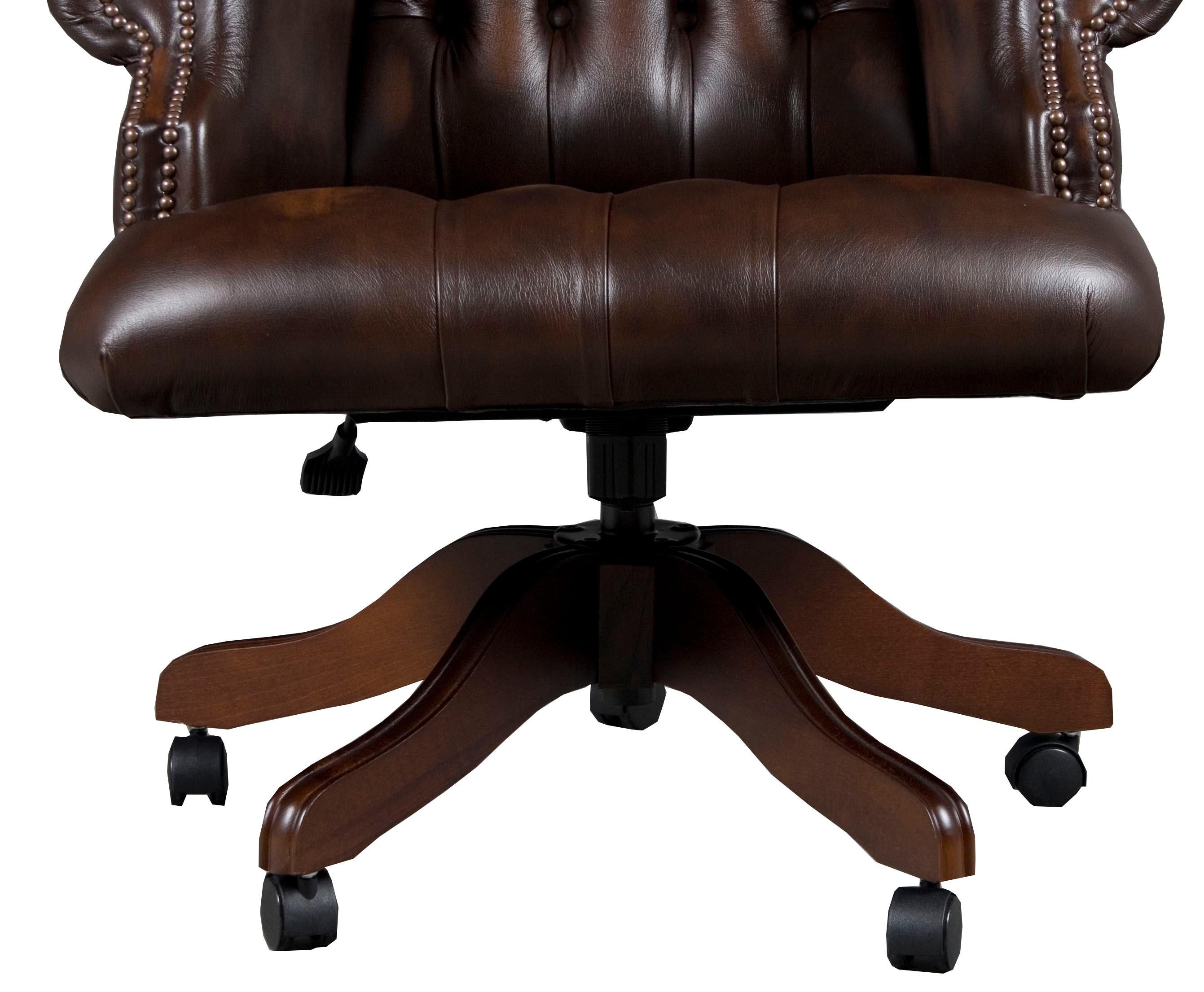 Cuir Grand fauteuil de bureau en cuir brun touffeté en vente