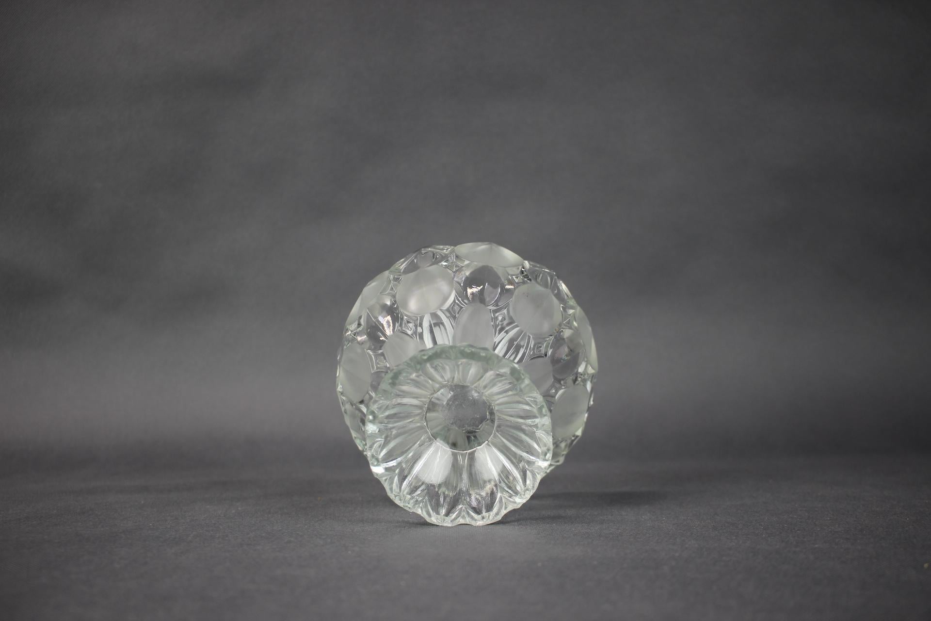 Mid-20th Century Large Tulip Collection Pressed Glass Bowl, Czechoslovakia, 1957s For Sale
