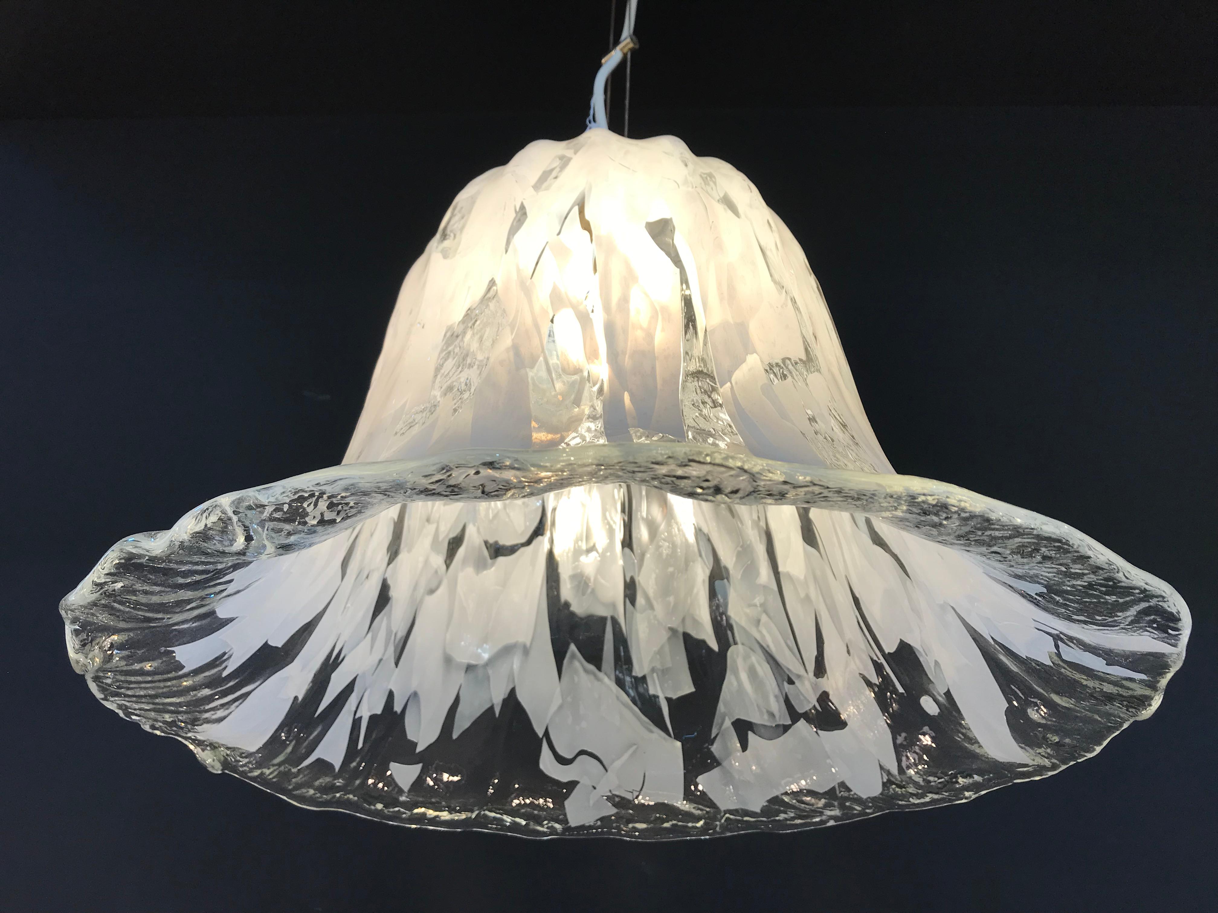 Large Tulip Murano Glass Pendant Lamp by Carlo Nason In Excellent Condition For Sale In LYON, FR