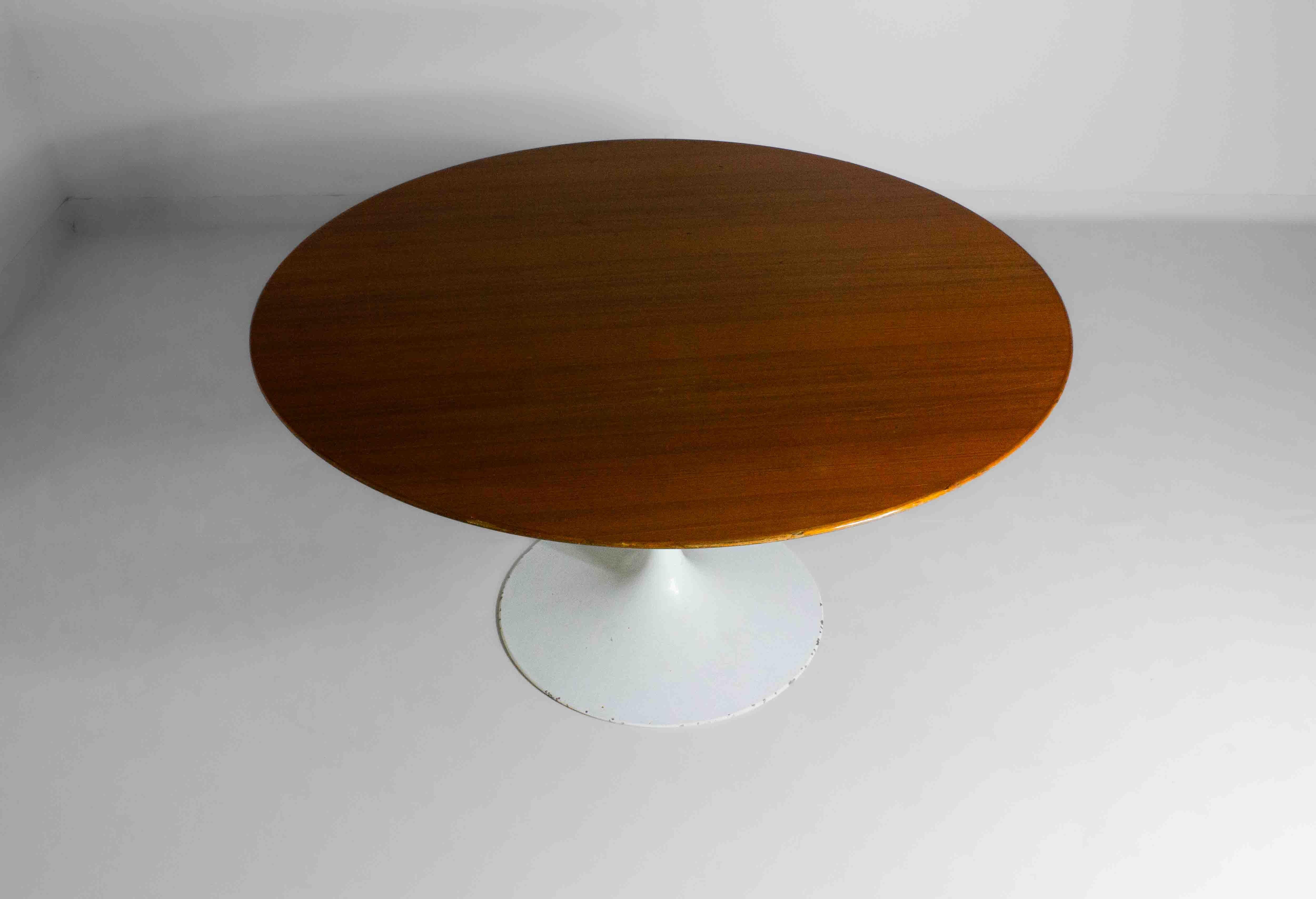 Fin du 20e siècle Grande table tulipe avec plateau en bois par Eero Saarinen, Knoll International 1970