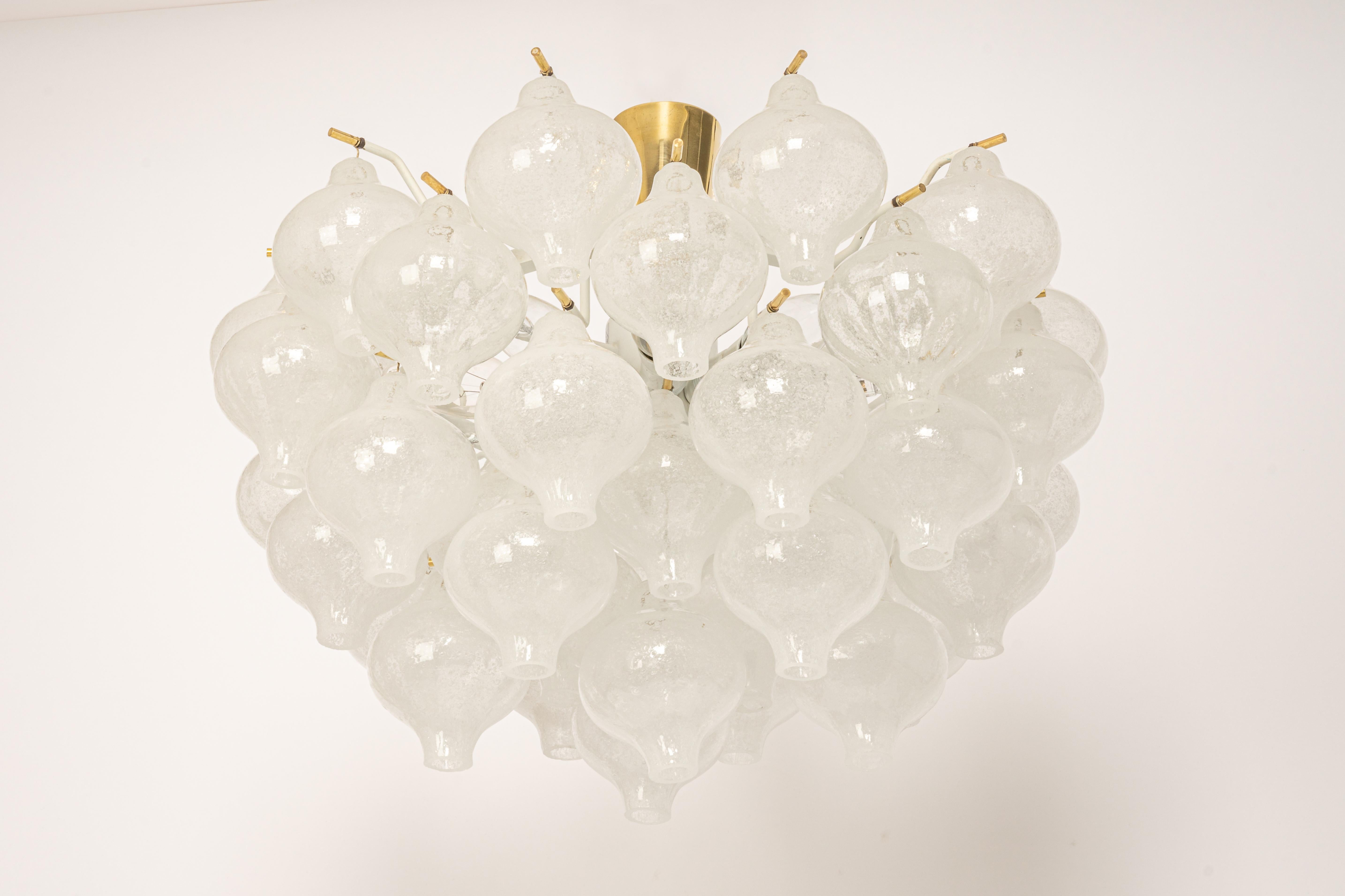 1 of 6 Large Tulipan Glass Flush Mount / Chandelier by Kalmar, Austria, 1960s In Good Condition For Sale In Aachen, NRW