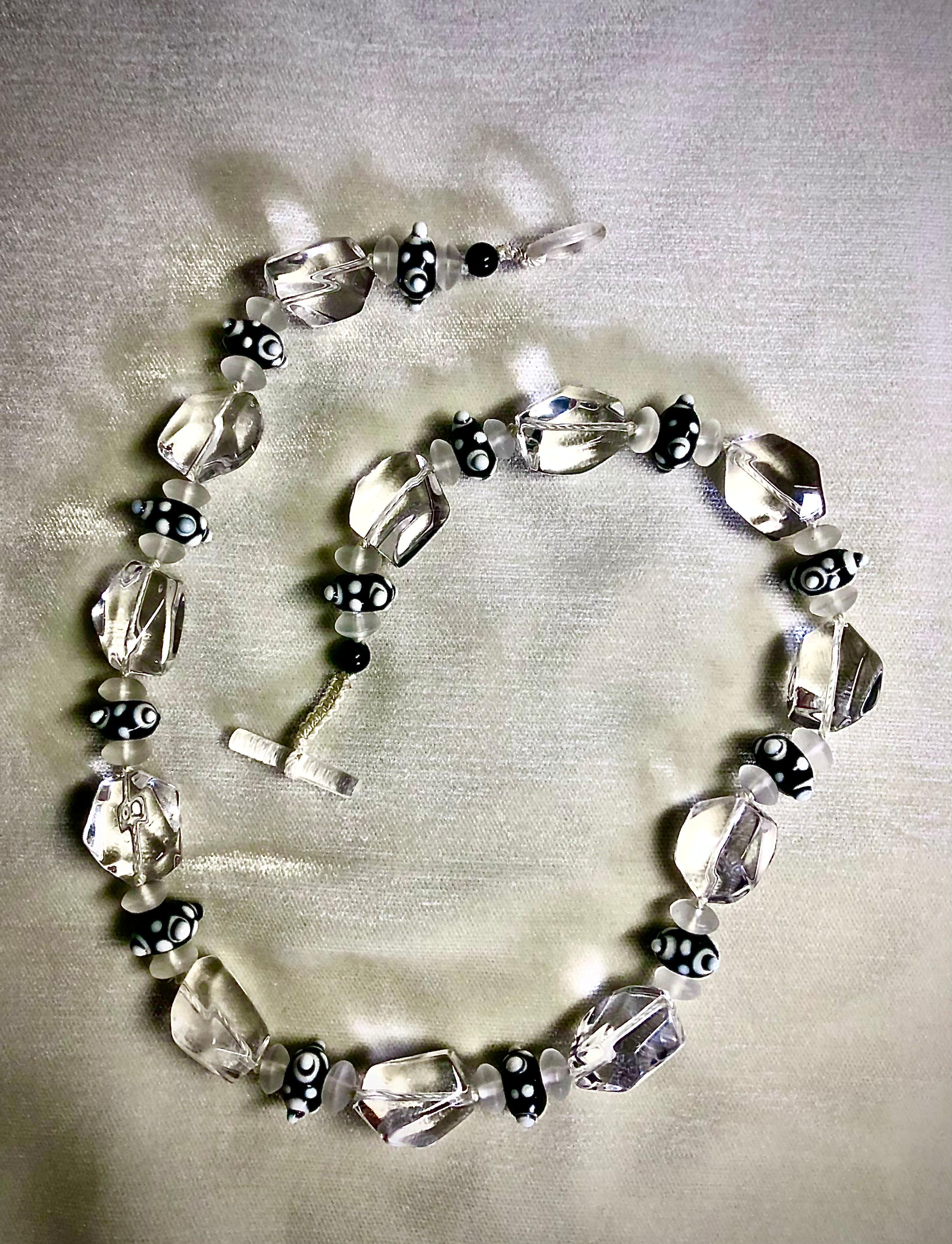 Große Halskette aus gewölbtem Bergkristall-Nugget und venezianischen Perlen im Vintage-Stil im Angebot 3