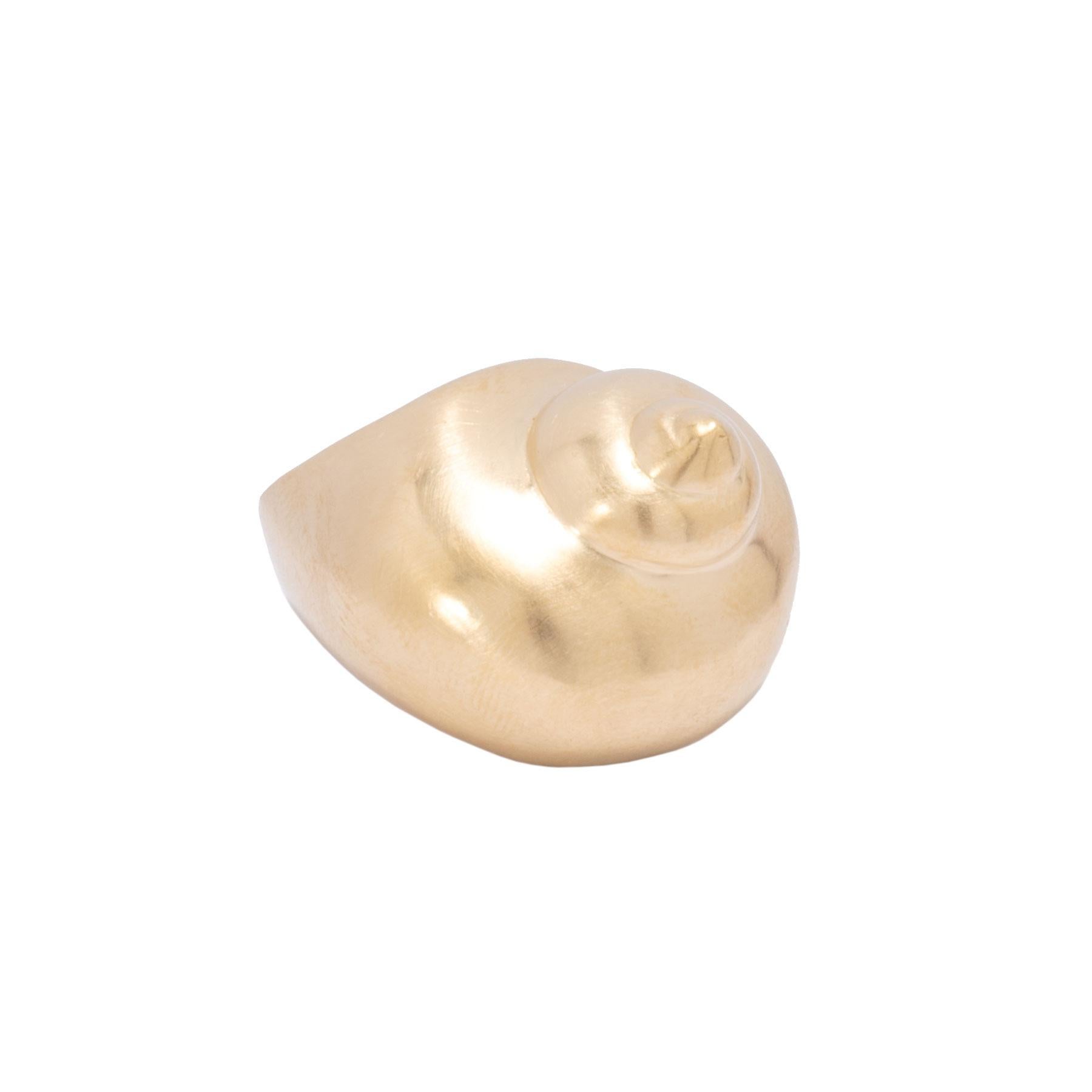 Women's or Men's Large Turban Shell Ring in 18 Karat Gold For Sale