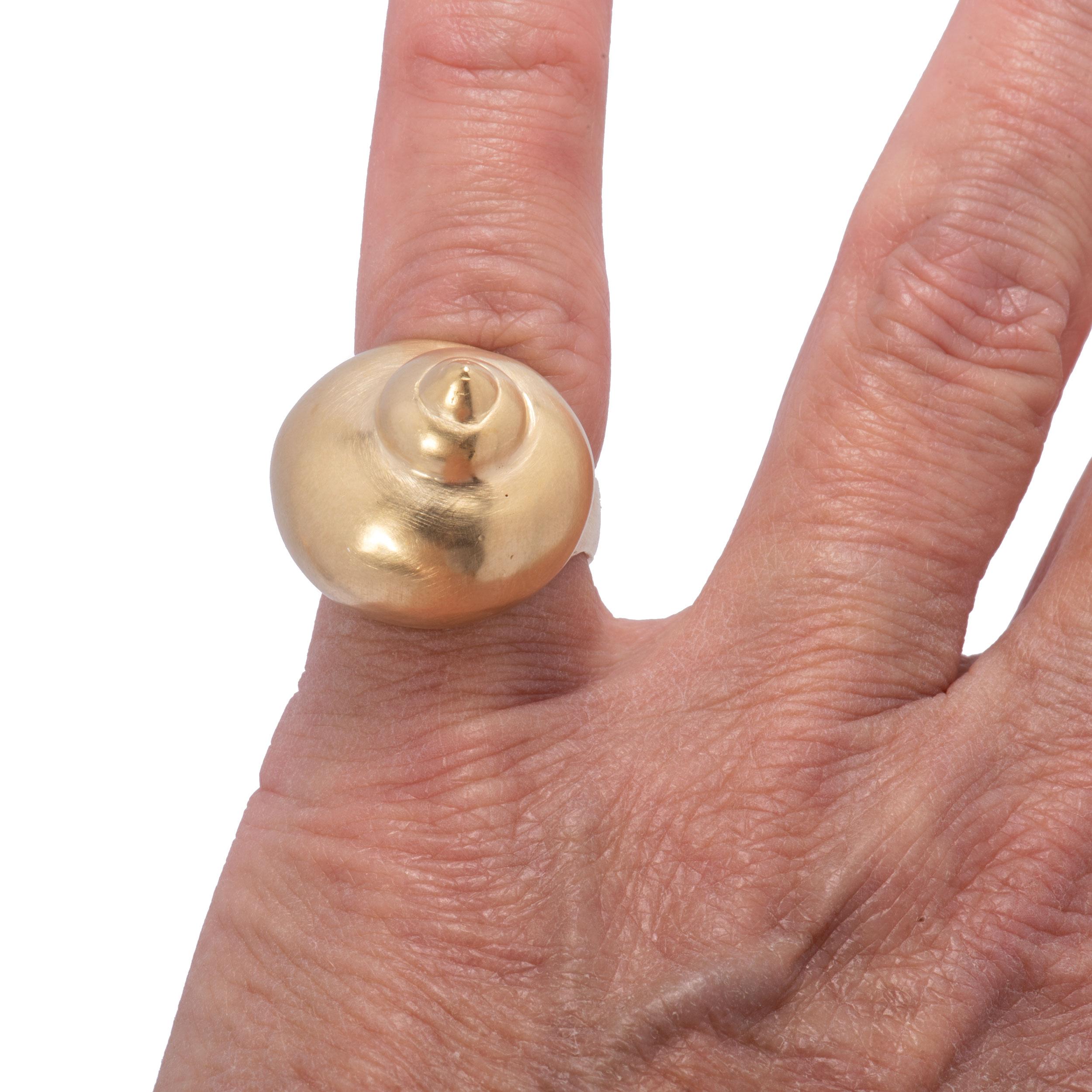 Large Turban Shell Ring in 18 Karat Gold For Sale 3