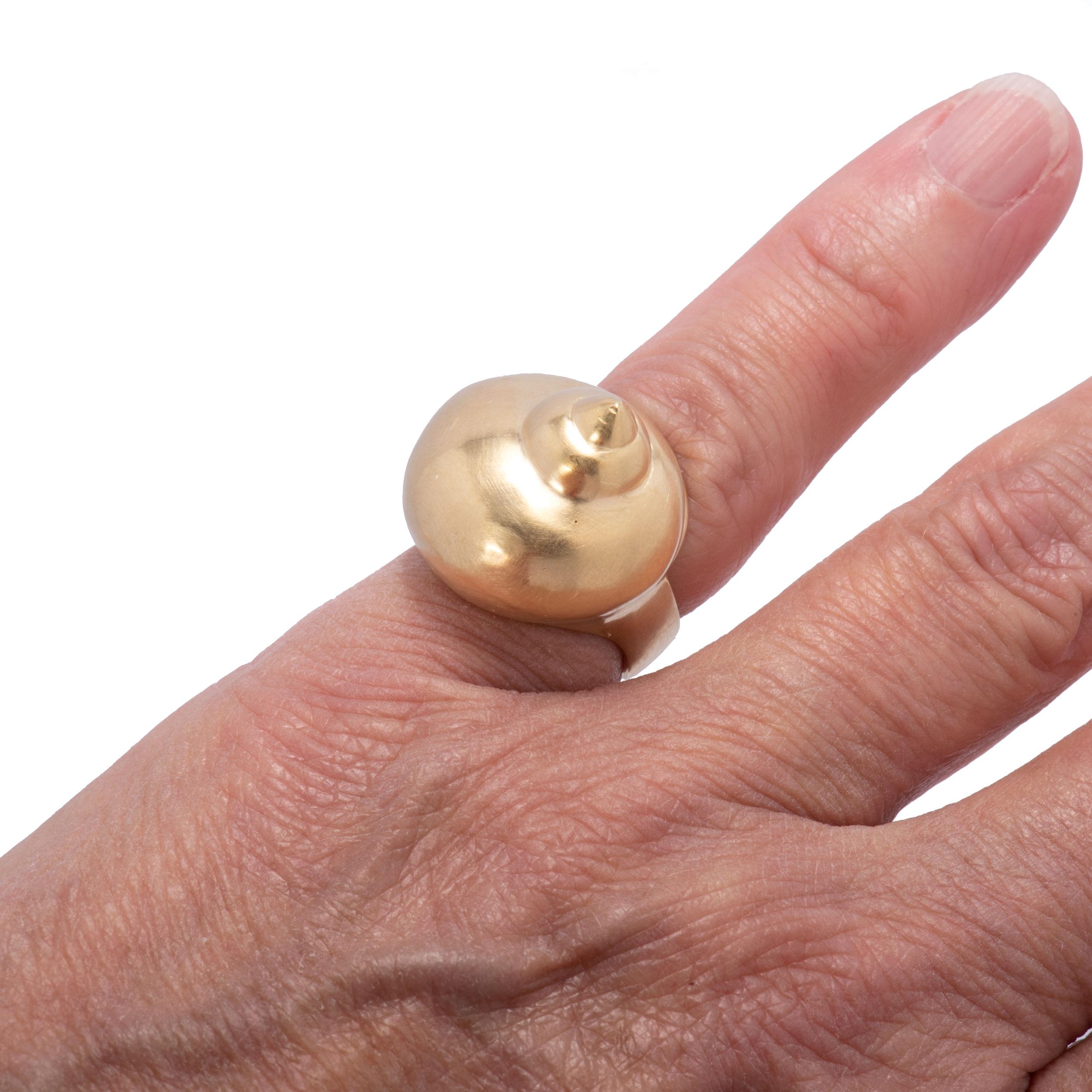 Large Turban Shell Ring in 18 Karat Gold For Sale 4