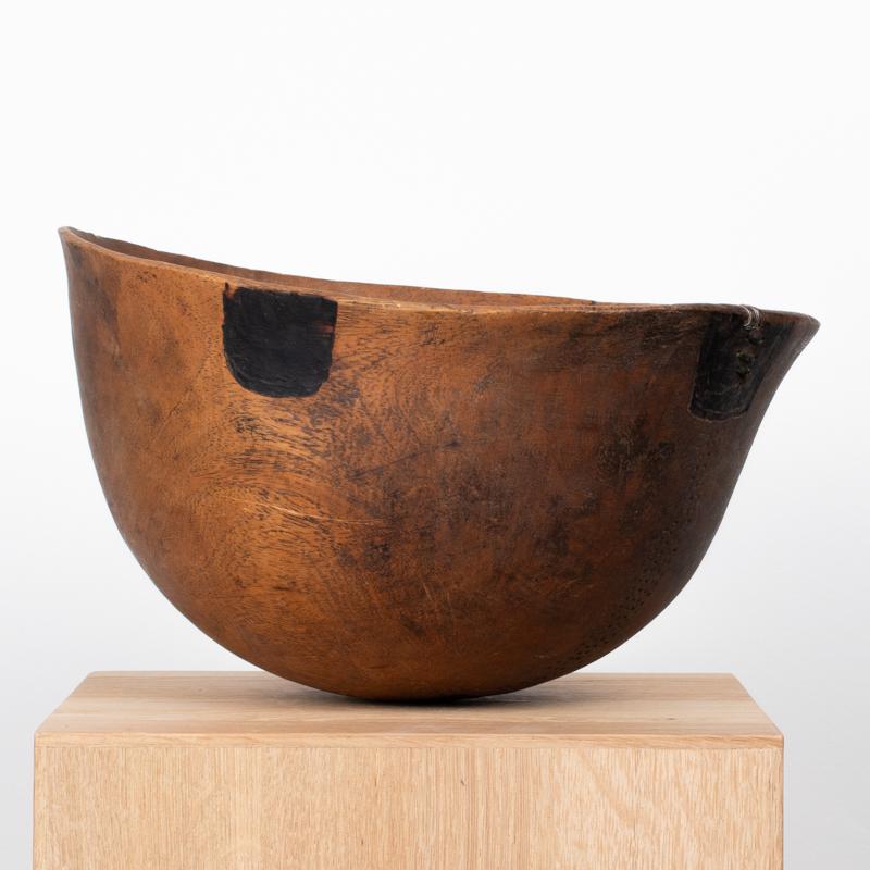 Tribal Large Turkana Wooden Bowl with Leather Handle Early 20th Century For Sale