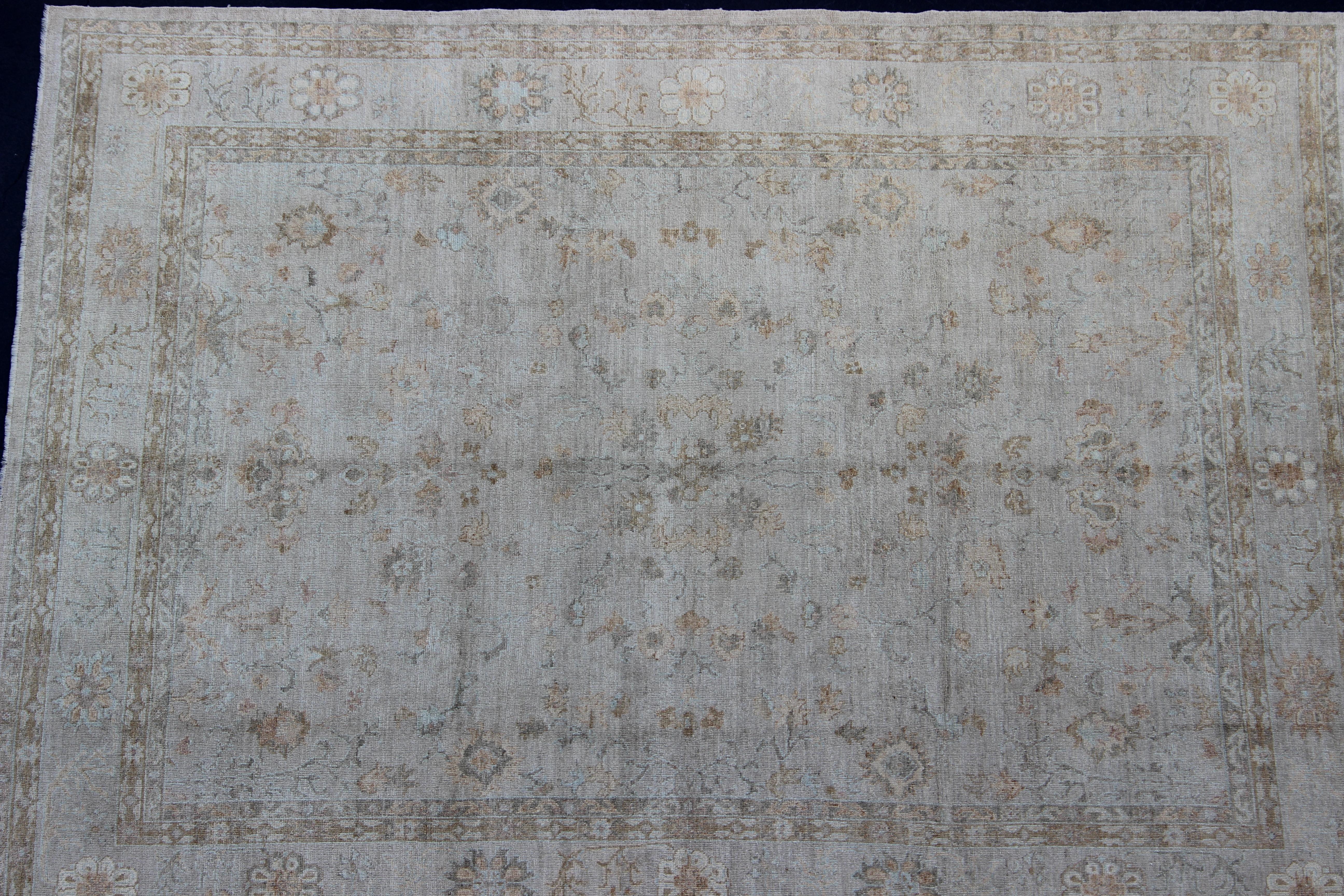 Laine Grand tapis turc Oushak en angora avec motif floral imprimé sur toute sa surface, Neutral Co en vente