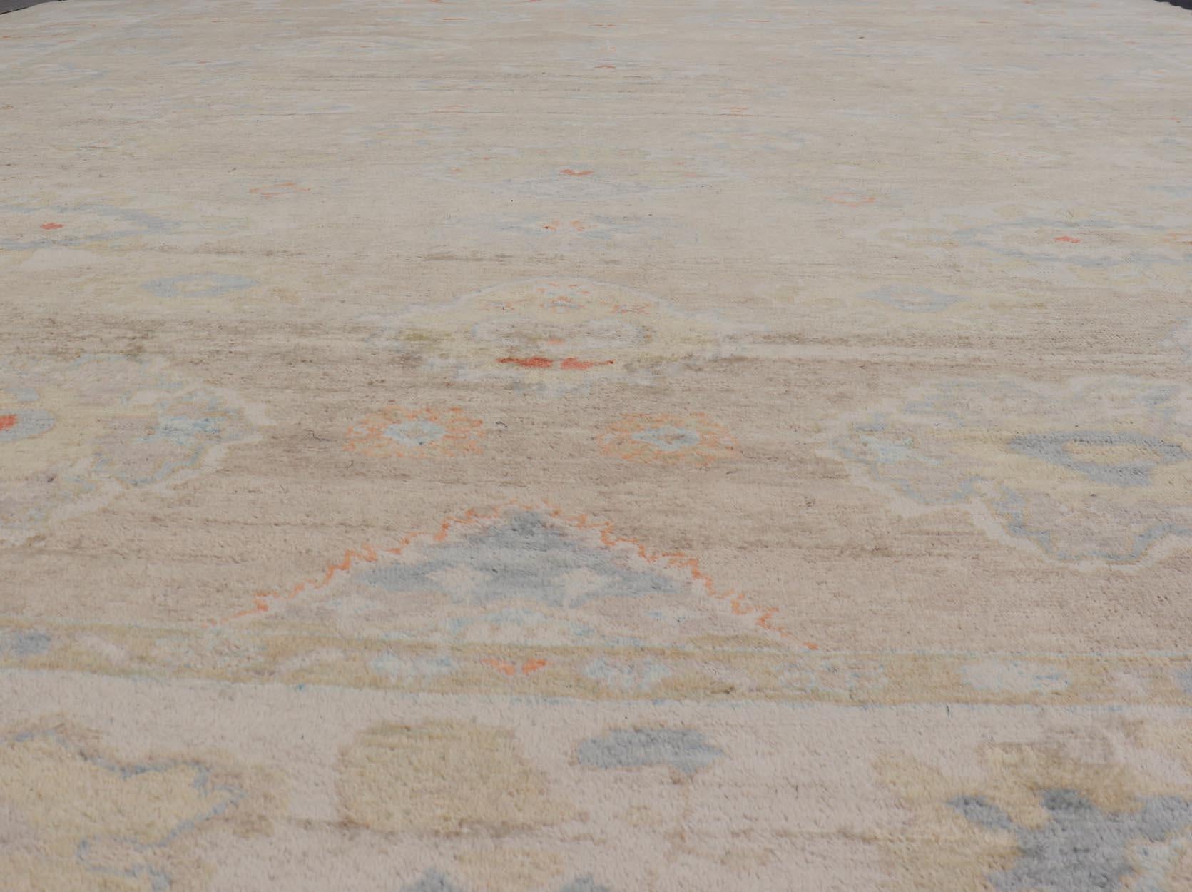 Tappeto Oushak turco di grandi dimensioni con design all-over dai colori neutri   16'2