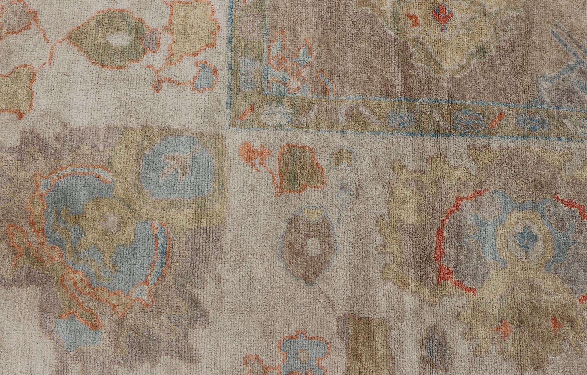 Tappeto Oushak turco di grandi dimensioni con design all-over dai colori neutri   16'2