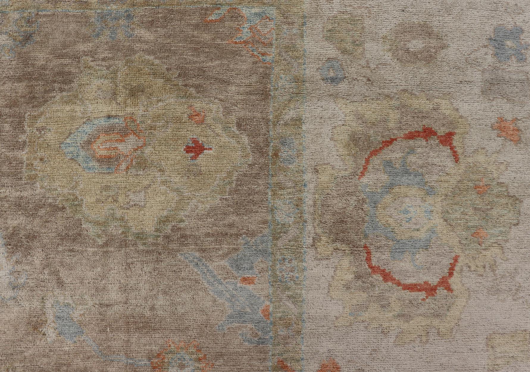 Annodato a mano Tappeto Oushak turco di grandi dimensioni con design all-over dai colori neutri   16'2