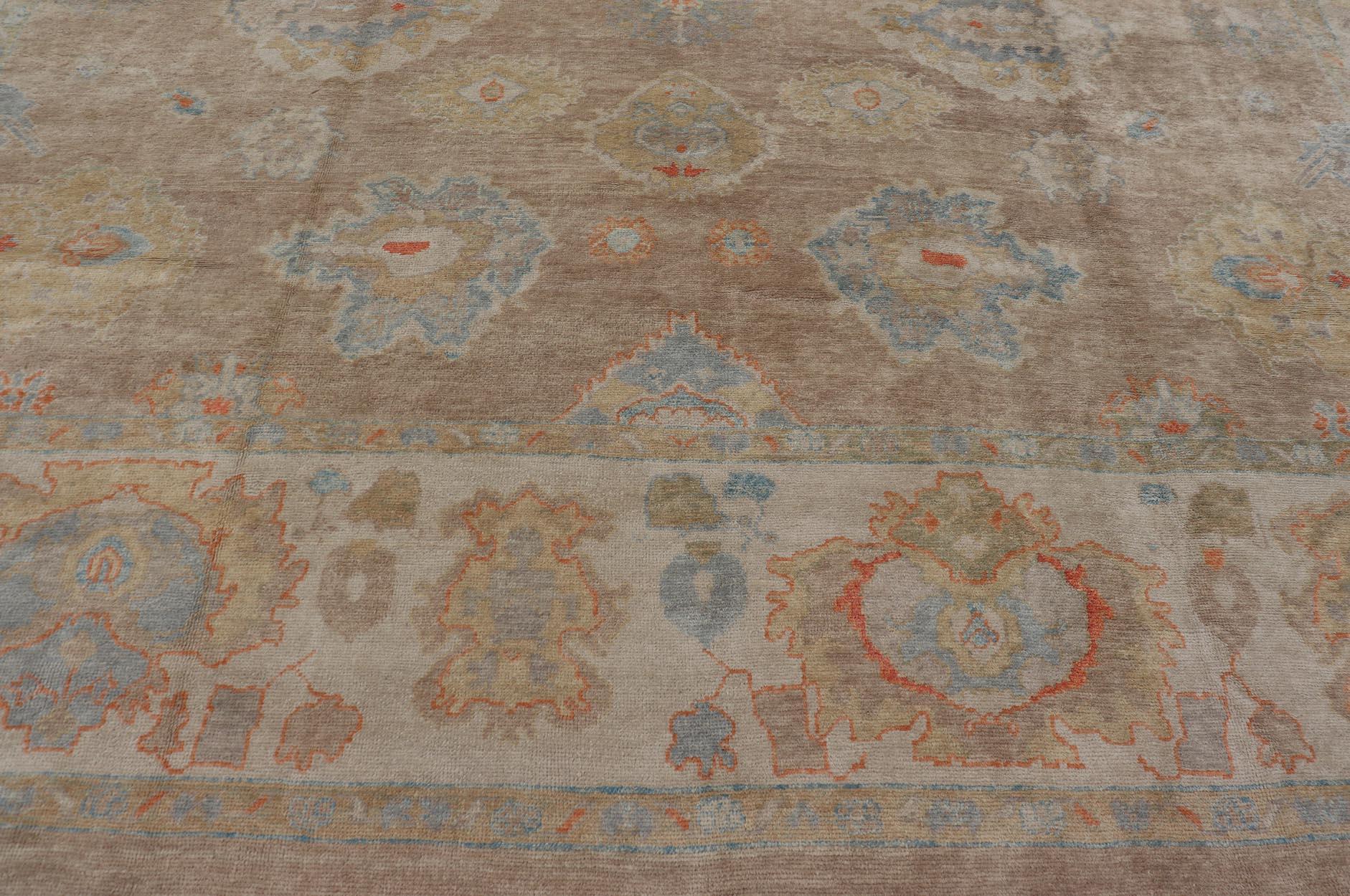 Tappeto Oushak turco di grandi dimensioni con design all-over dai colori neutri   16'2