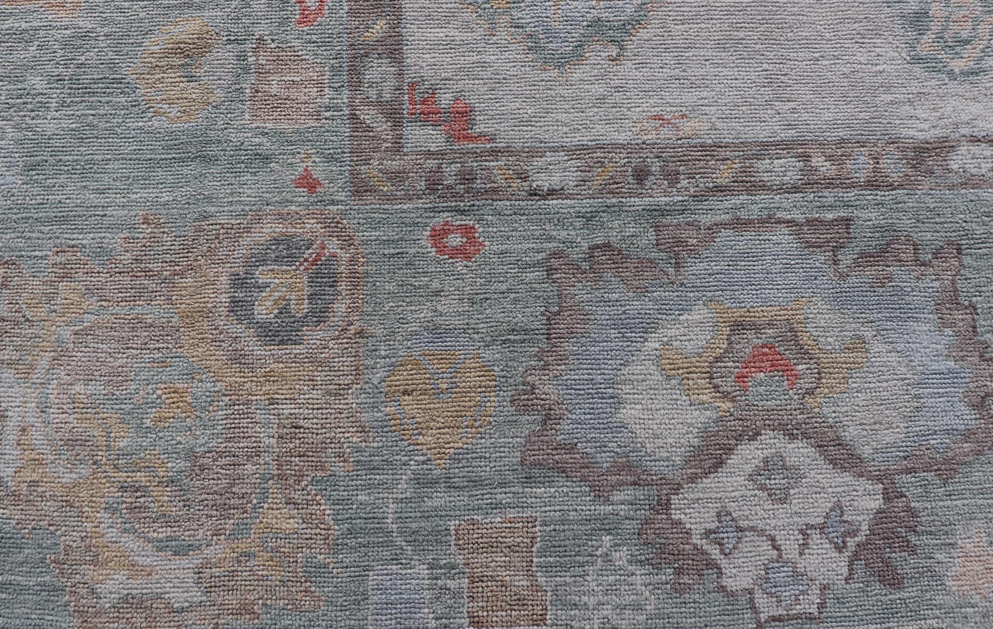 Turco Grande tappeto turco Oushak con tavolozza neutra e design floreale 13'5