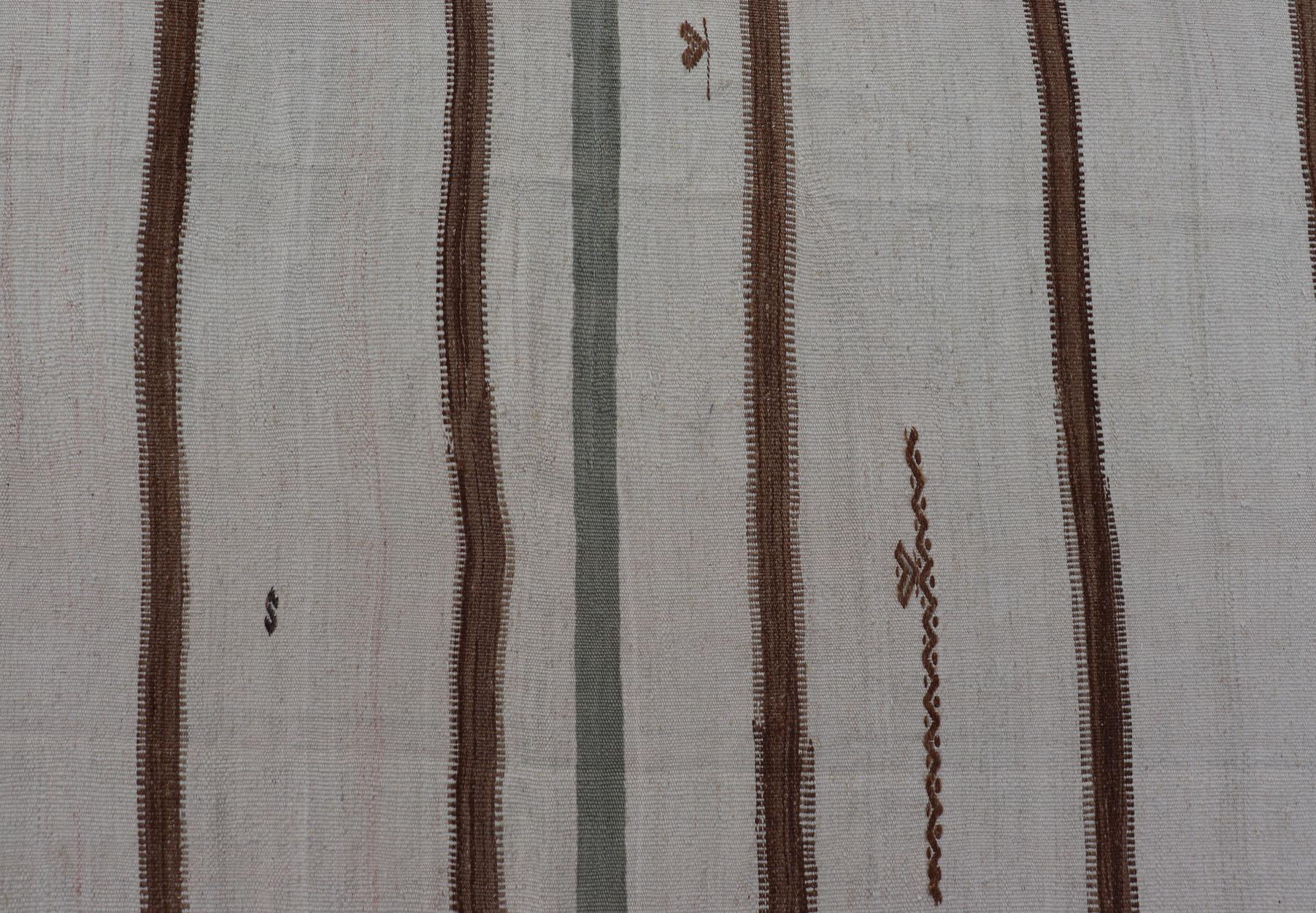 Measures: 13'7 x 15'7
Large Turkish Vintage Flat-Weave in Light Brown and Cream with Stripe Design. Keivan Woven Arts / rug EN-14462, country of origin / type: Turkey / Kilim, circa 1950
This vintage striped design Turkish Kilim rendered in shade of