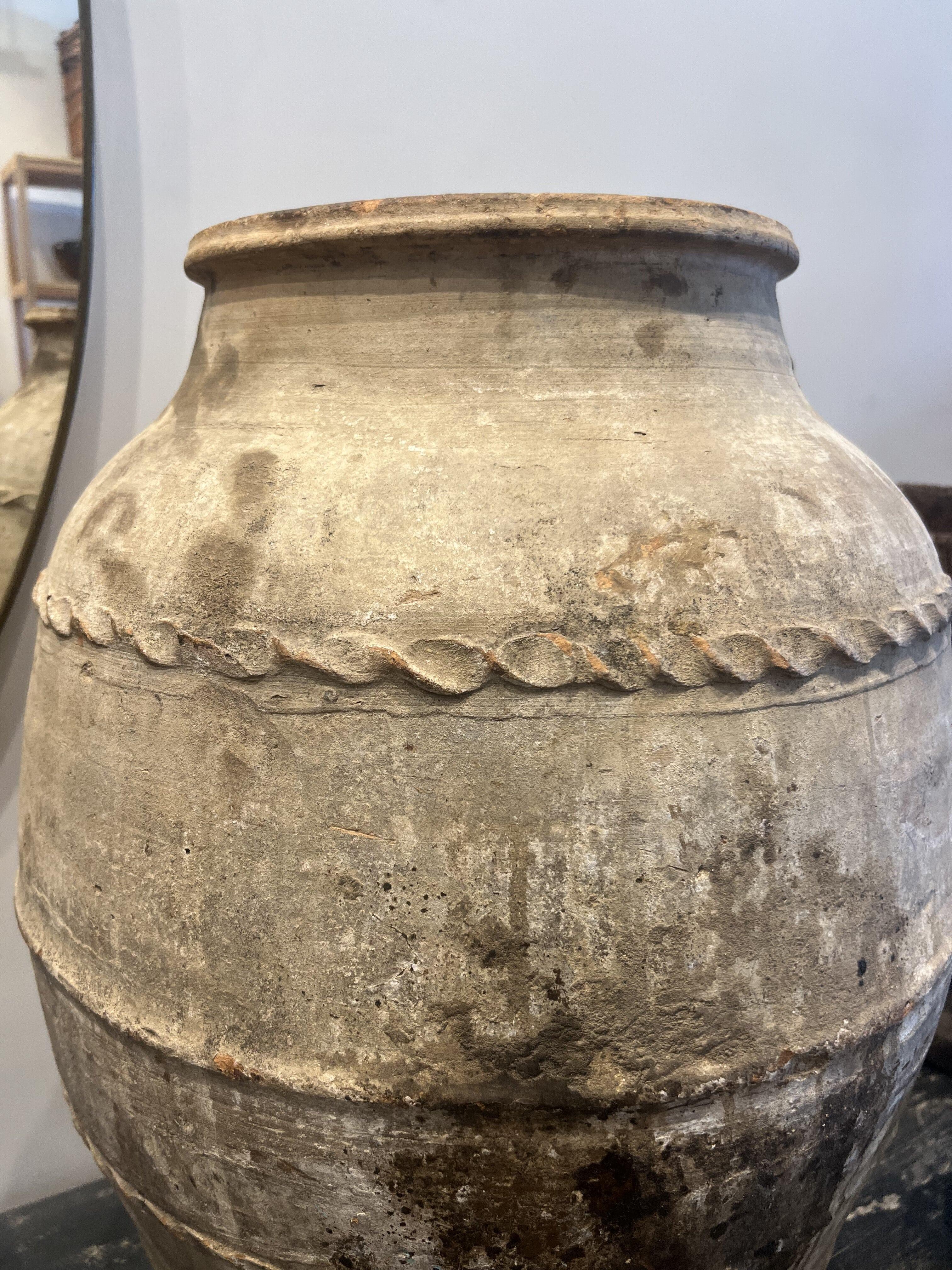 Gran tarro turco de aceitunas de época, siglo XIX Terracota en venta