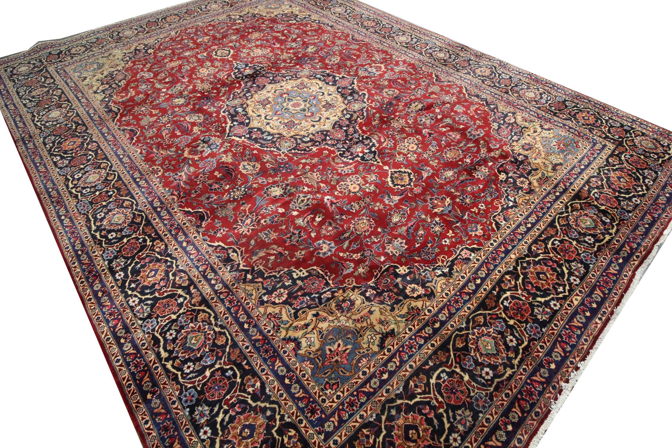 Großer großer türkischer handgefertigter Vintage-Teppich aus roter Wolle, orientalischer Teppich (Viktorianisch) im Angebot