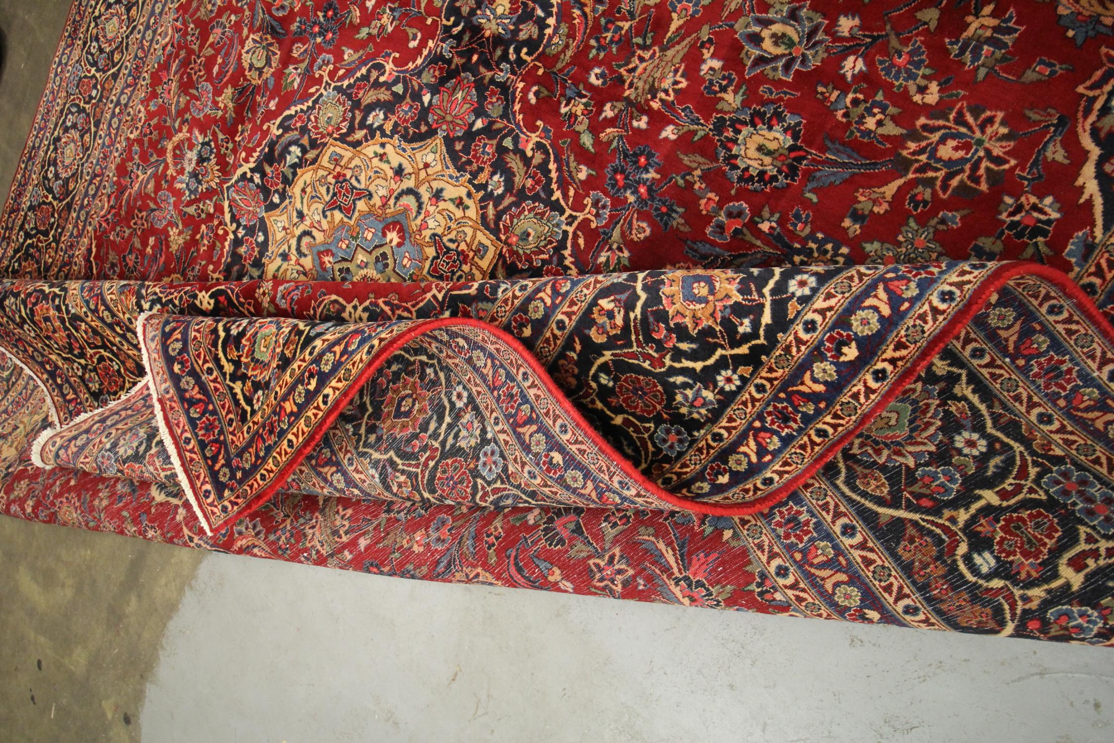 Großer großer türkischer handgefertigter Vintage-Teppich aus roter Wolle, orientalischer Teppich (Pflanzlich gefärbt) im Angebot