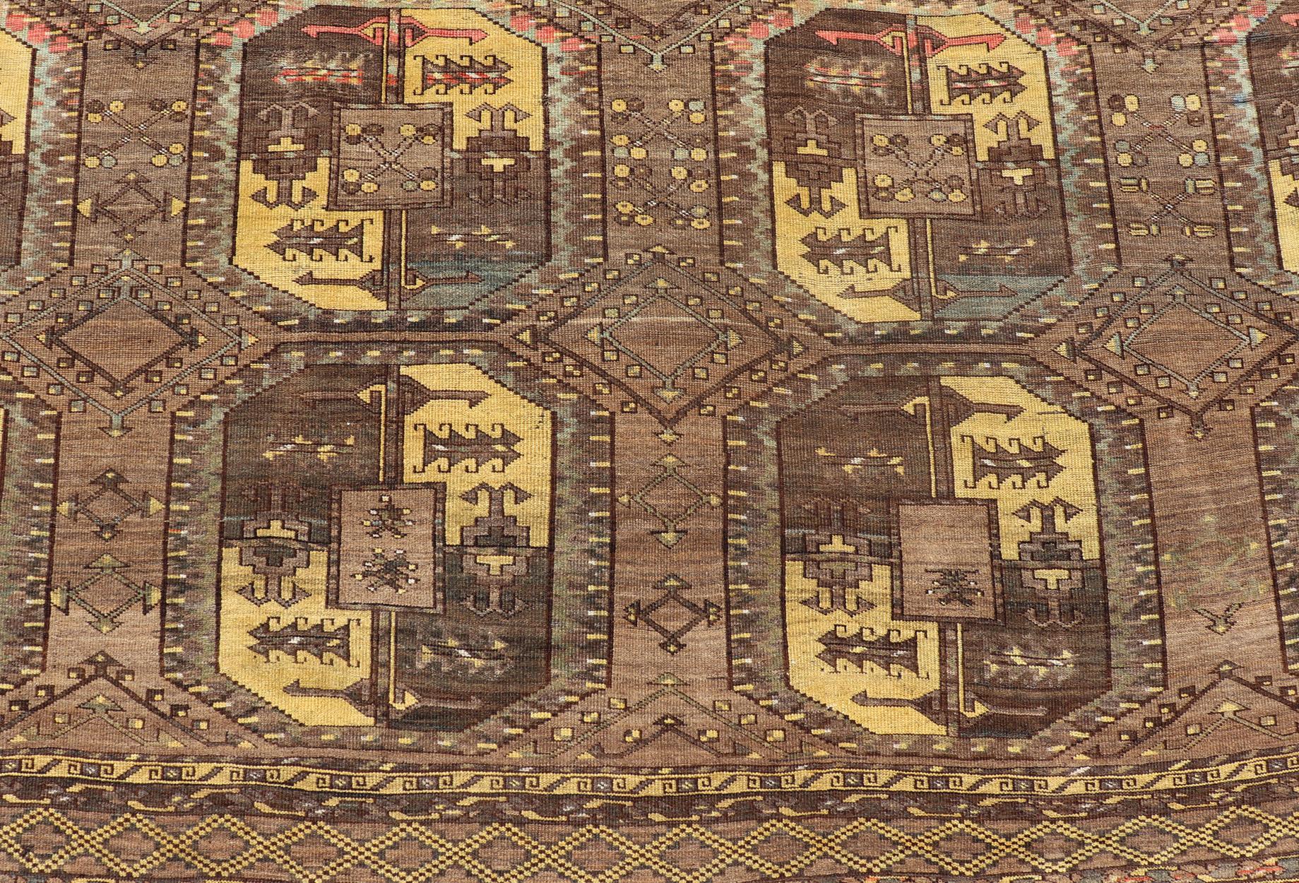 Grand tapis Turkomen Ersari avec motif Bokhara sur toute sa surface en brun, café et jaune en vente 7