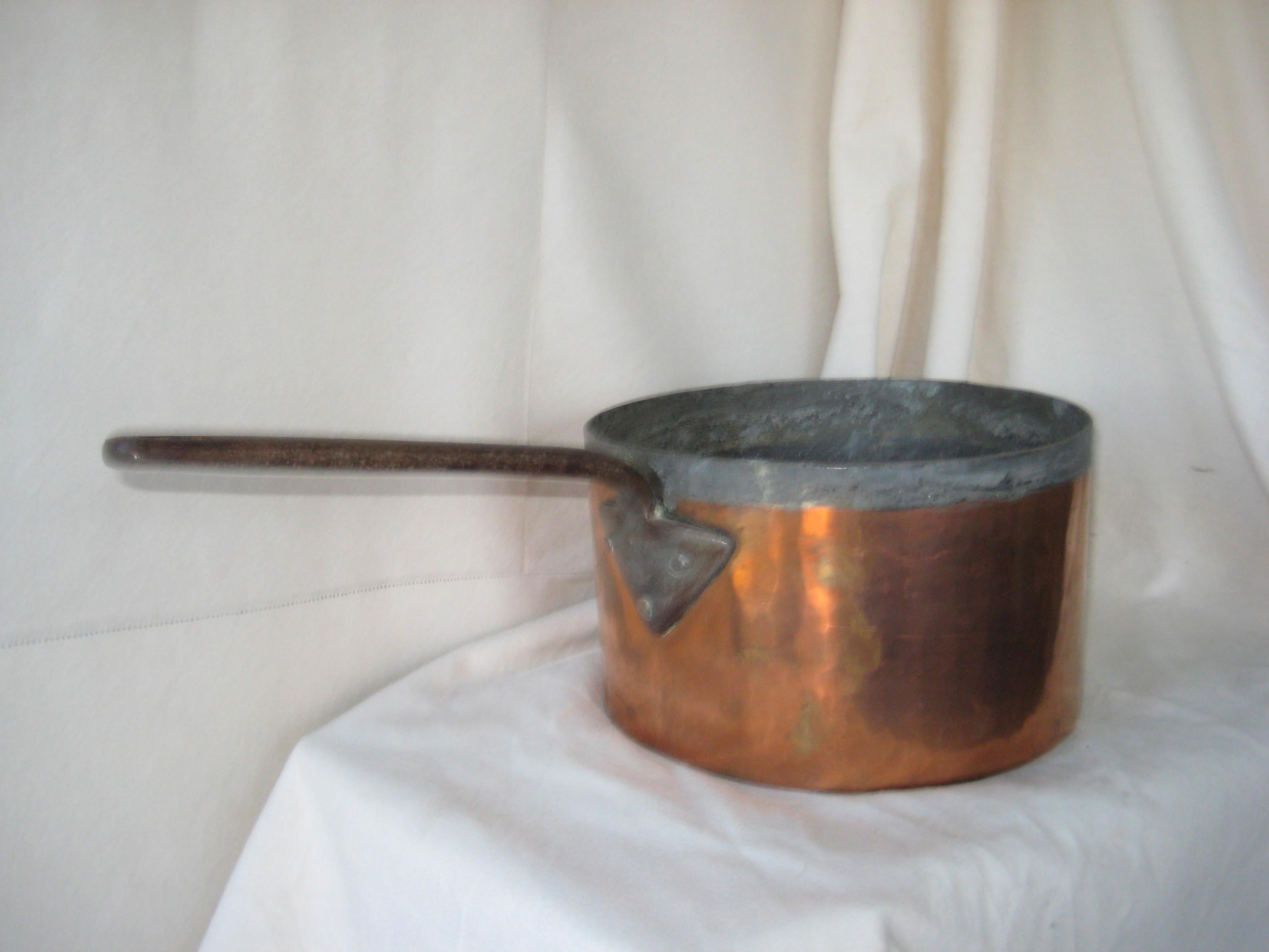 Large turn of the century antique copper pot with handled Copper Lid.