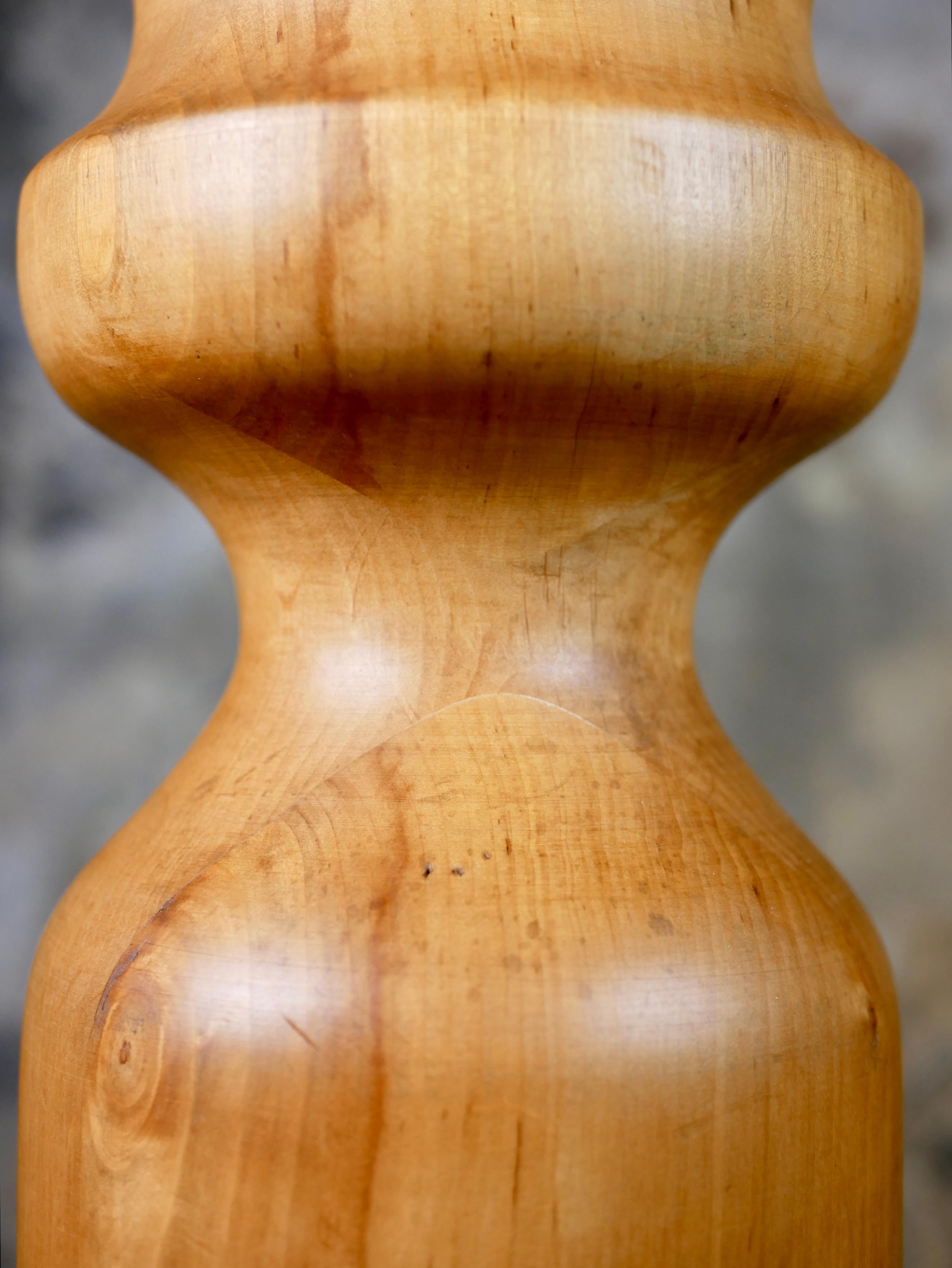 Mid-20th Century Large turned wood base lamp in oak, French work, 1960s For Sale