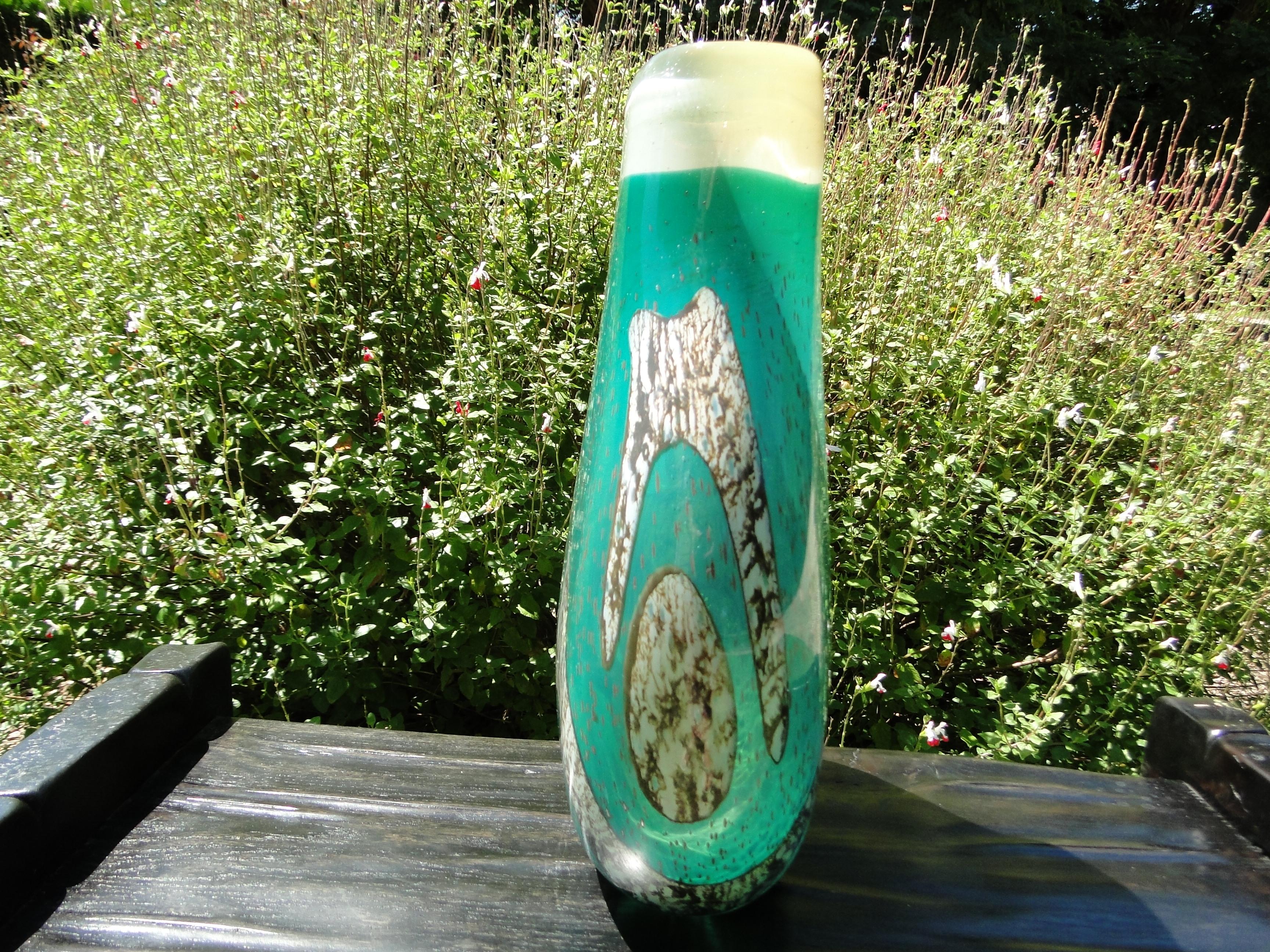 Français Biot - Grand vase en verre soufflé bleu turquoise, France  en vente