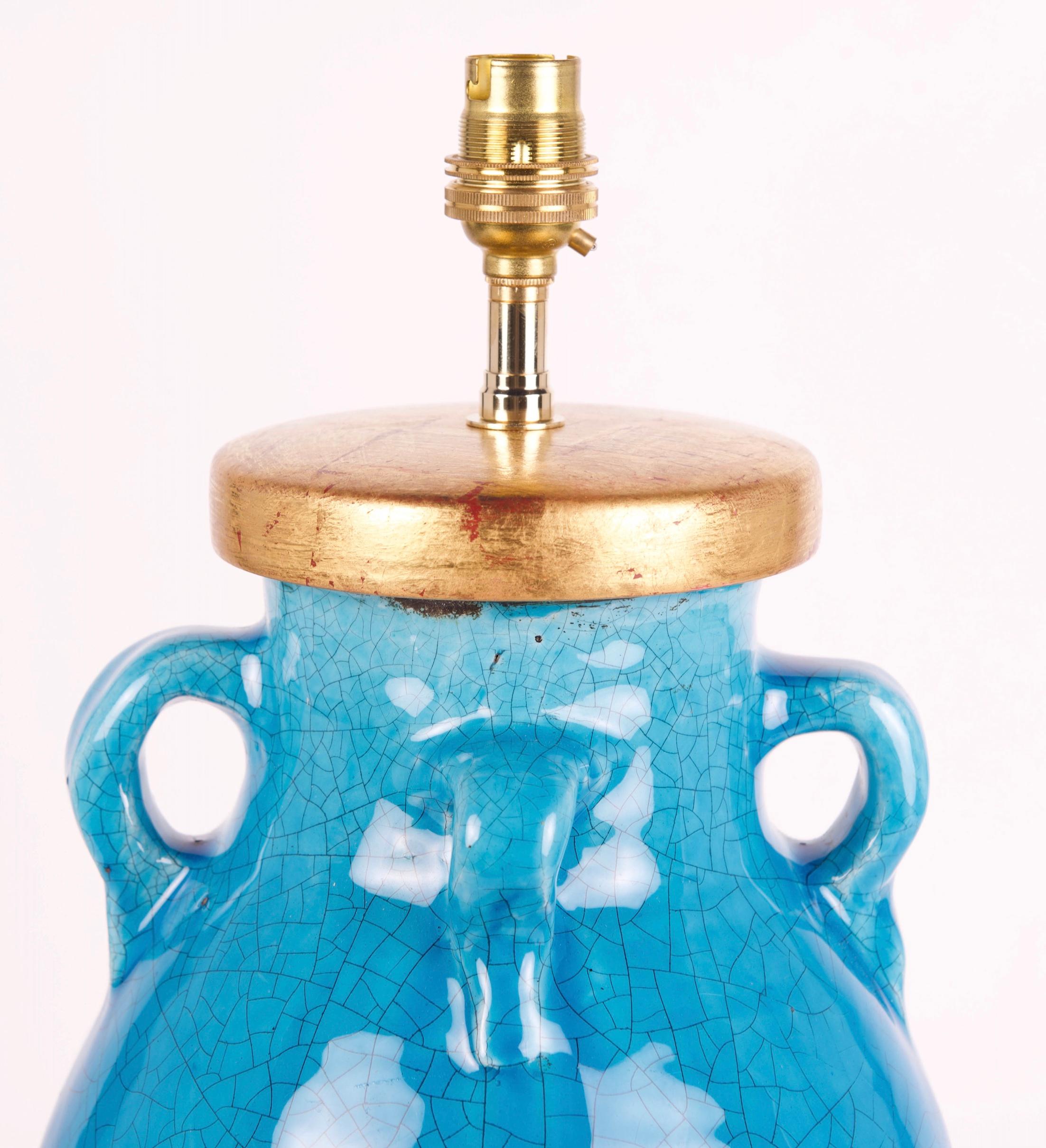 Vernissé Grande lampe de bureau d'antiquités émaillée turquoise en vente
