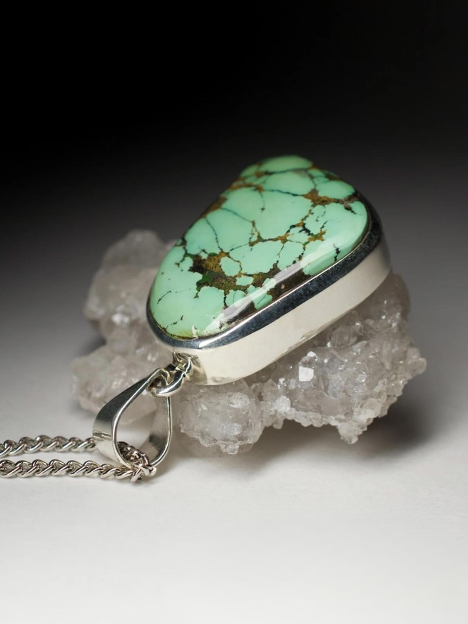 Grande ciondolo in argento con turchese, pietra preziosa verde naturale, stile gigli d'acqua In condizioni Nuovo in vendita a Berlin, DE