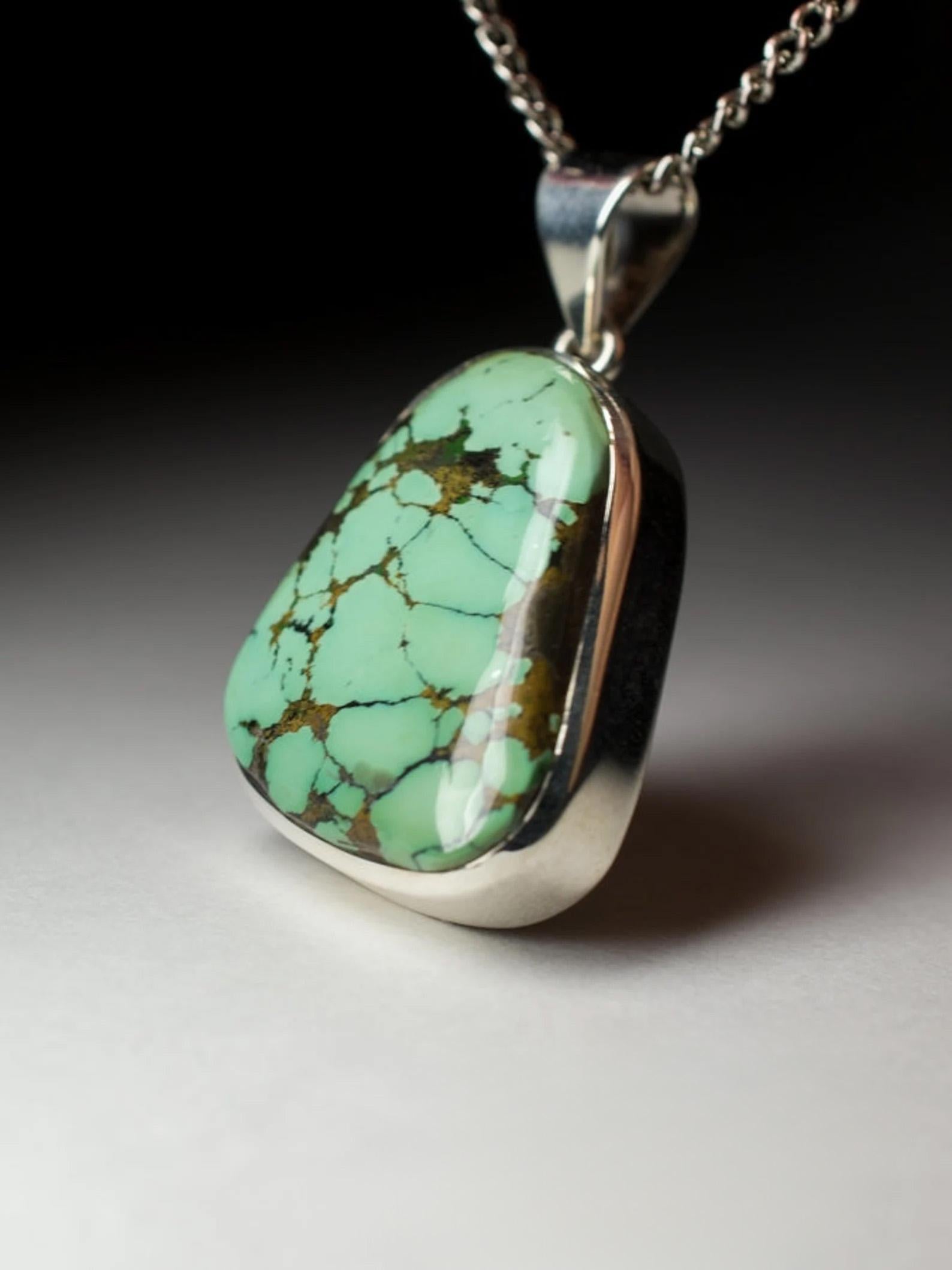 Grande ciondolo in argento con turchese, pietra preziosa verde naturale, stile gigli d'acqua in vendita 2