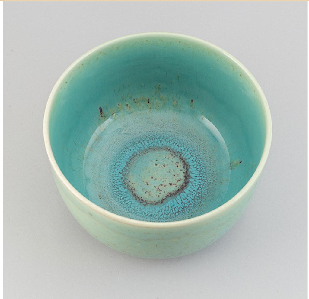 Stig Lindberg, (1916-1982)
Large Stoneware Cup for Gustavsberg studio, 1950s, Sweden
Signed.
 