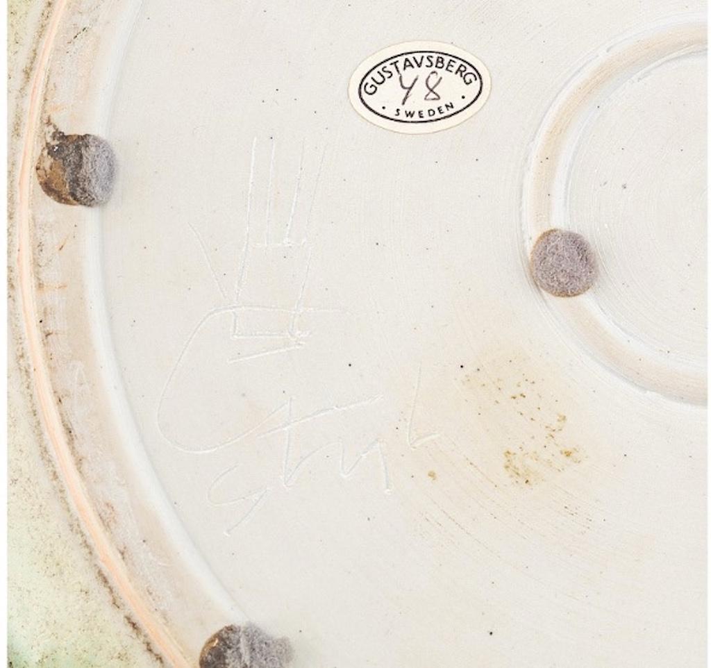 Milieu du XXe siècle Grand plat à tasses en grès turquoise signé par Stig Lindberg pour Gustavsberg en vente