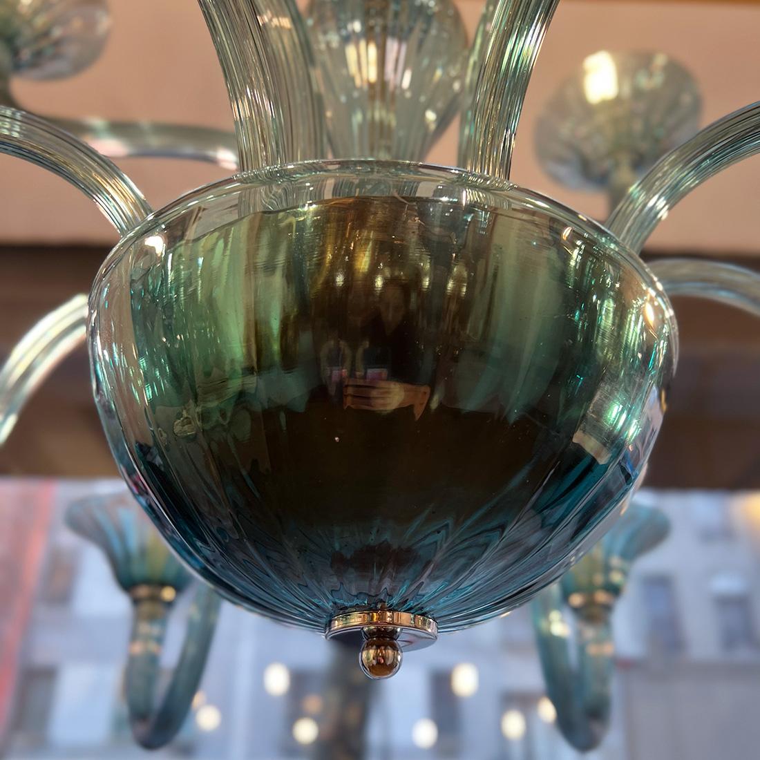 Großer zwölfarmiger Murano-Kronleuchter  (Muranoglas) im Angebot