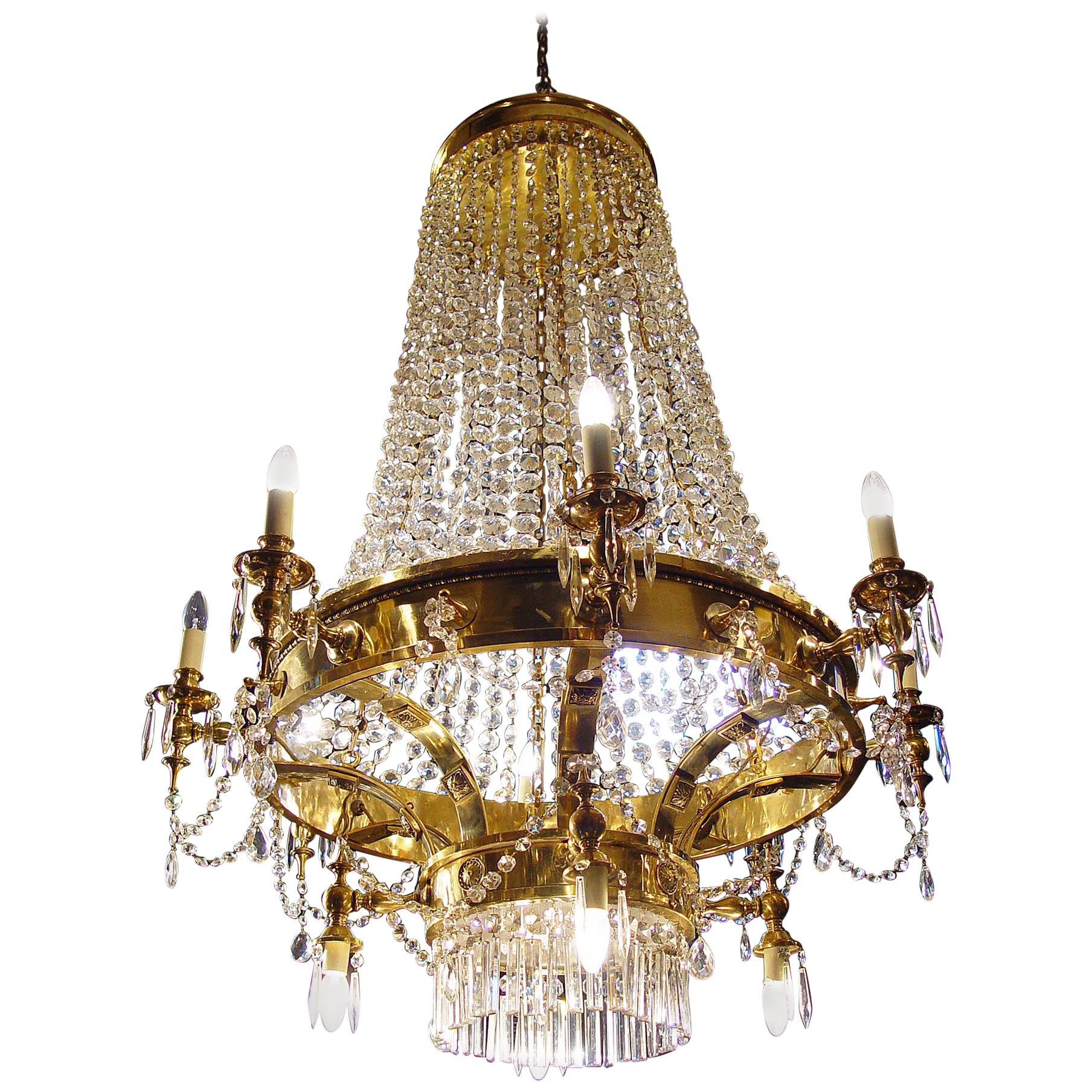 Großer zwölfflammiger Kristallkronleuchter im englischen Regency-Stil mit zwölf Lichtern