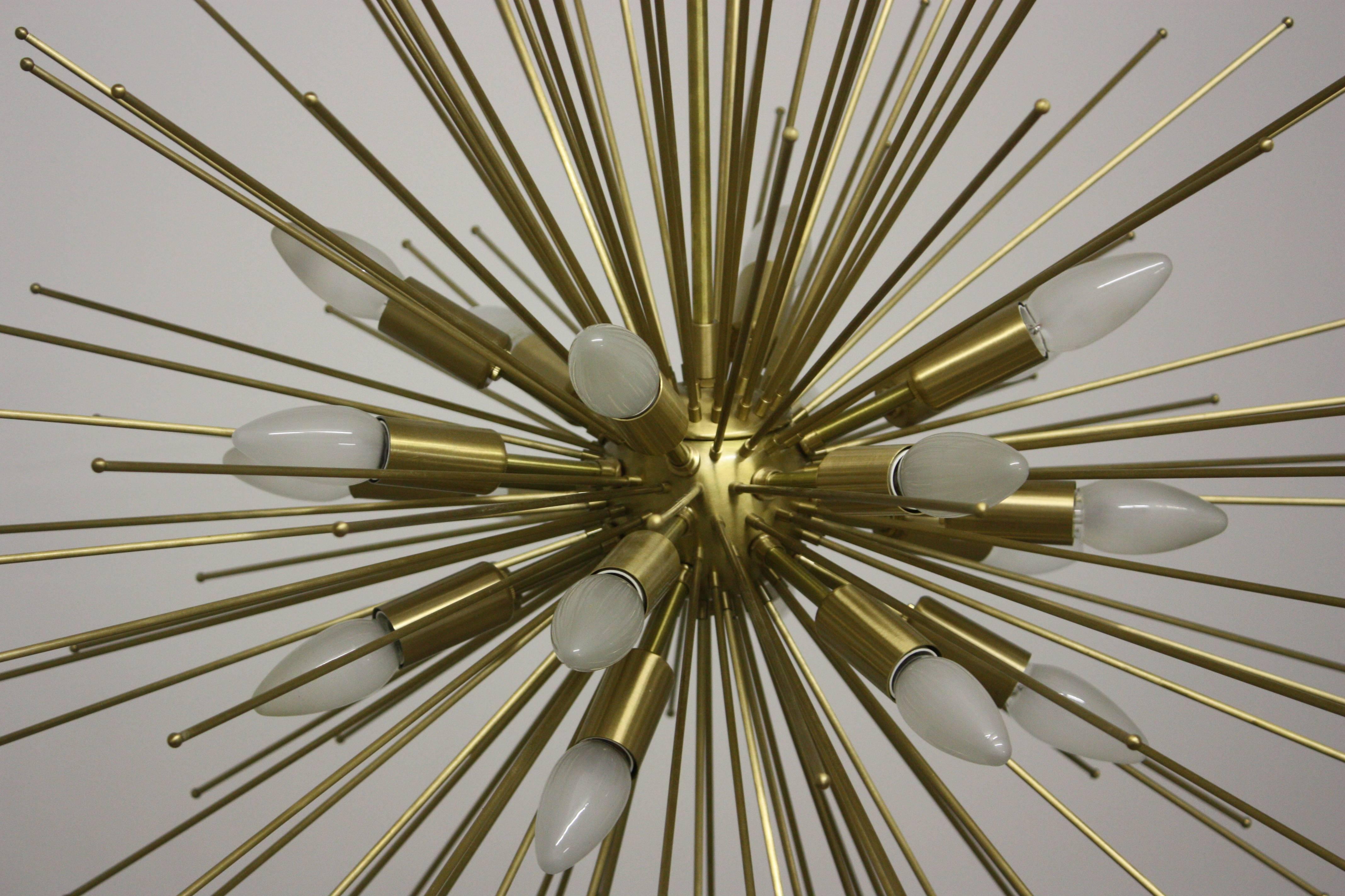 A large modernist twenty-light brass Sputnik chandelier.
Socket: 20 x e14 for standard screw bulbs.
Very good condition.

