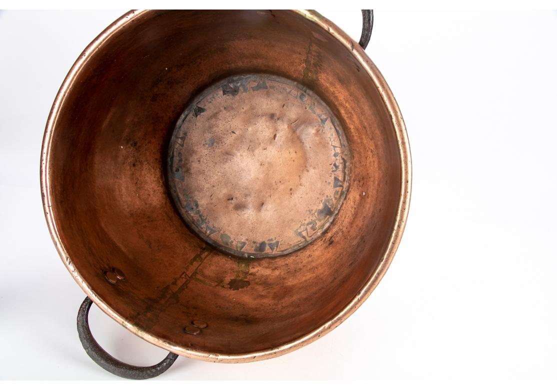 Large Twin Handled Copper Pot In Good Condition For Sale In Bridgeport, CT