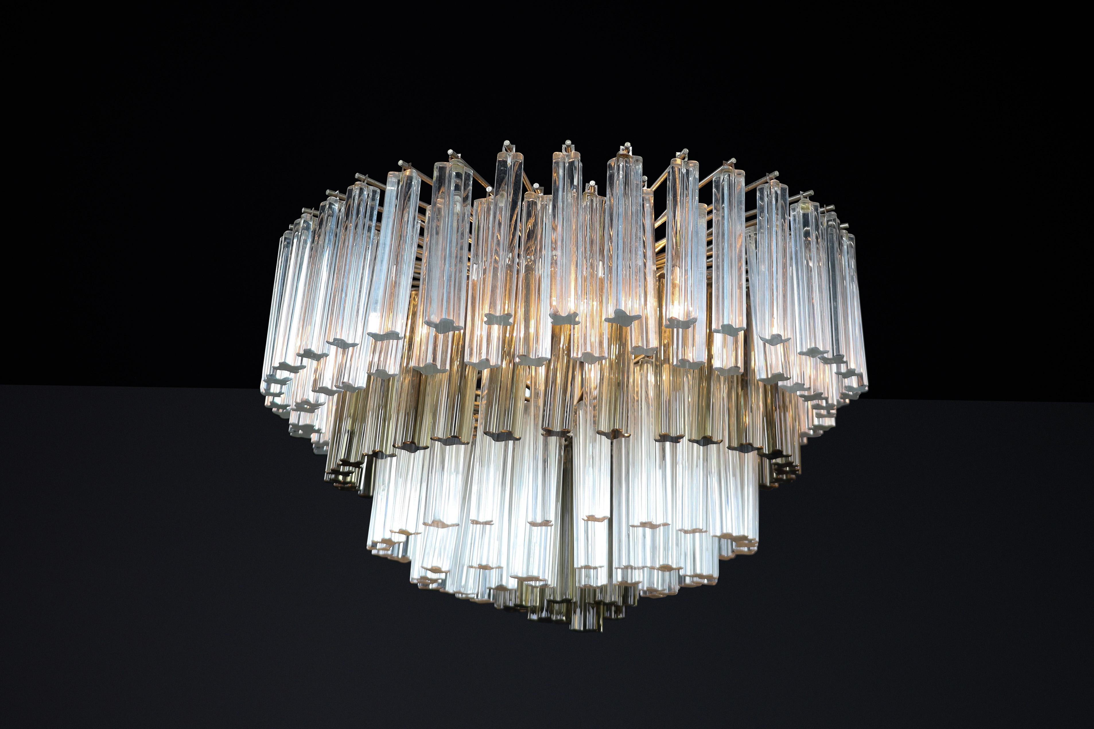 Grand lustre Venini en cristal bicolore à six niveaux, Italie, années 1960 Bon état - En vente à Almelo, NL