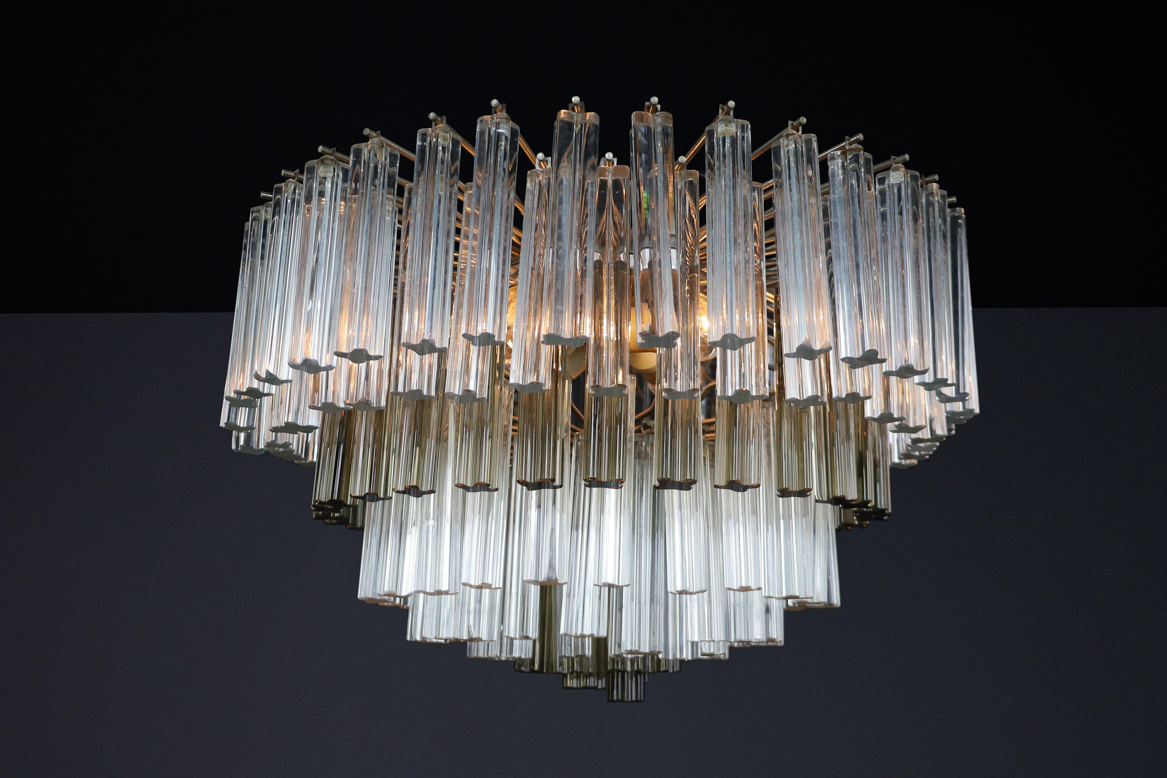 Métal Grand lustre Venini en cristal bicolore à six niveaux, Italie, années 1960 en vente