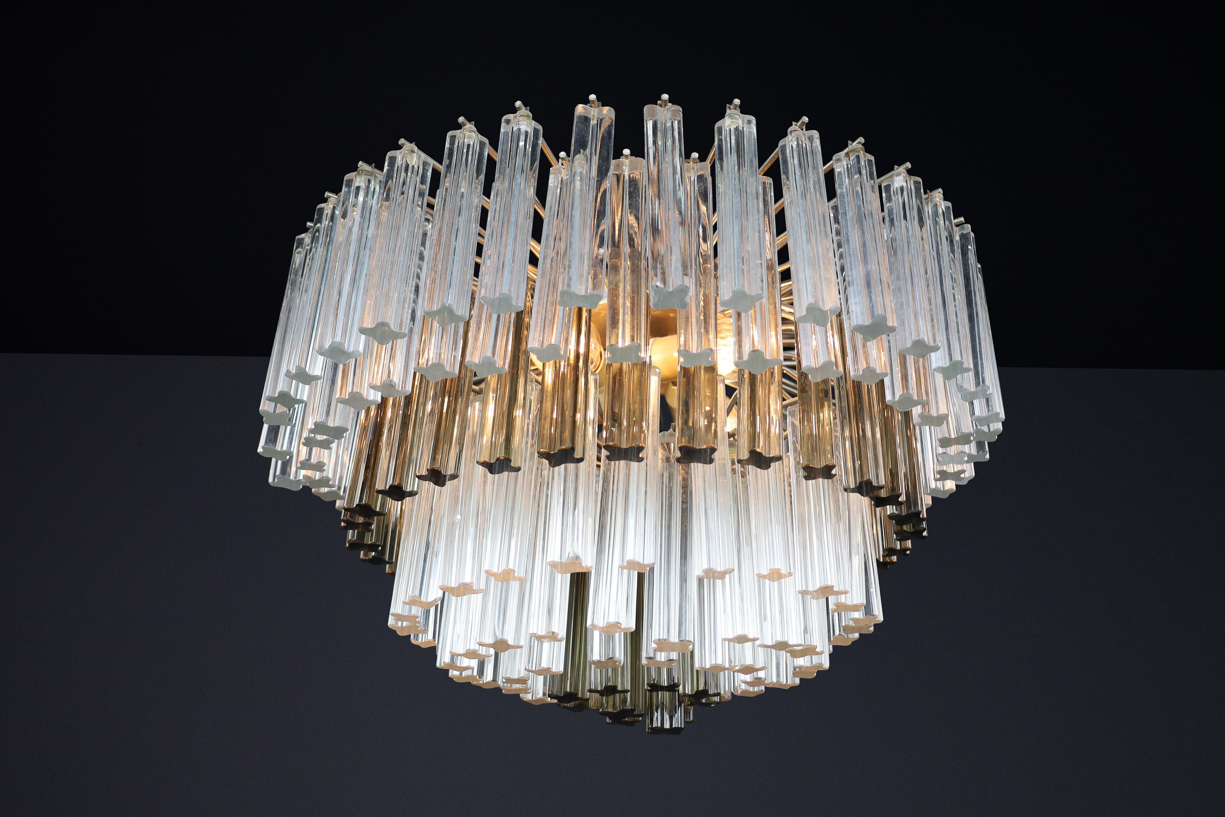 Grand lustre Venini en cristal bicolore à six niveaux, Italie, années 1960 en vente 1