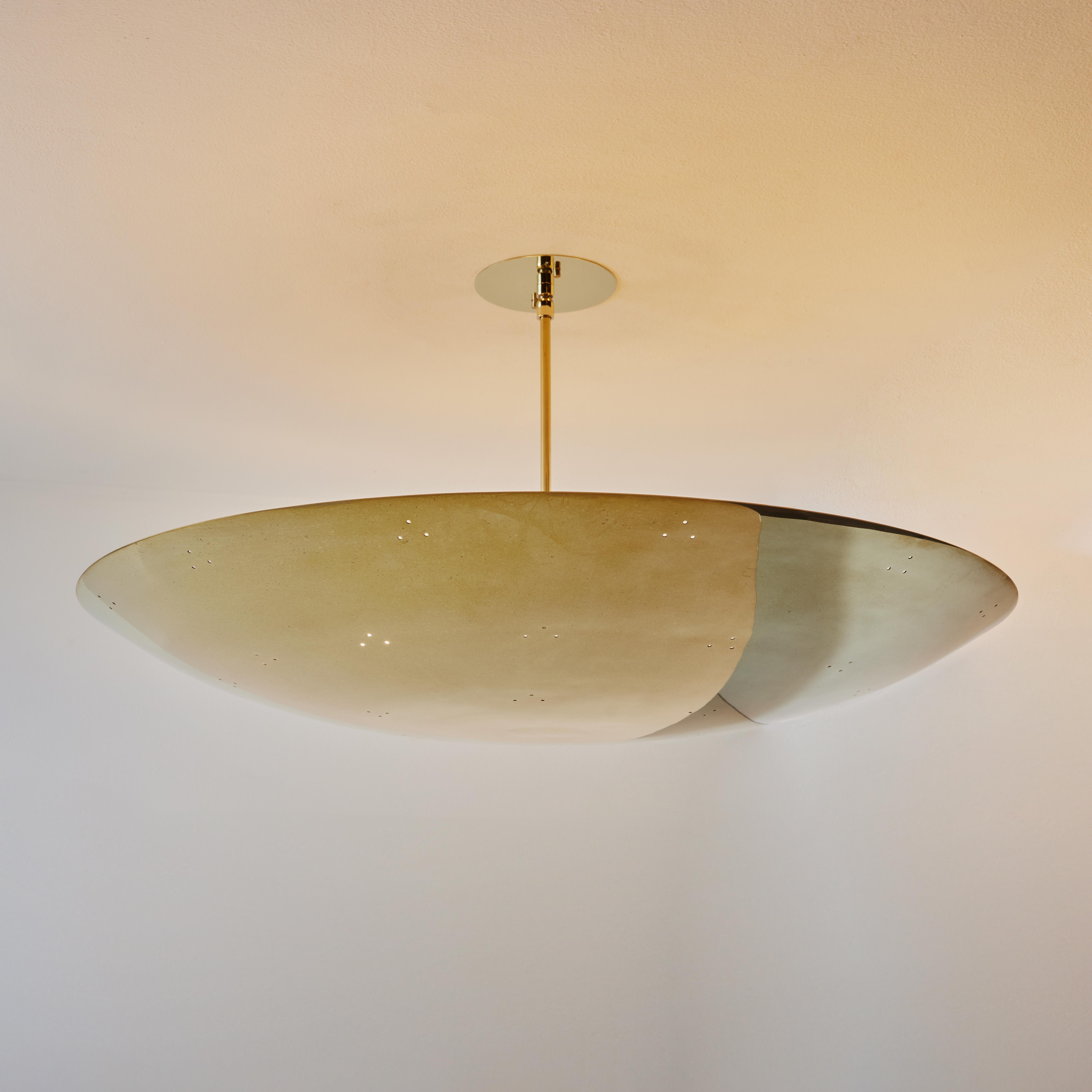 Großer Raul Reyes 'Rey 30' Perforierter Dome-Kronleuchter aus poliertem Messing im Angebot 1
