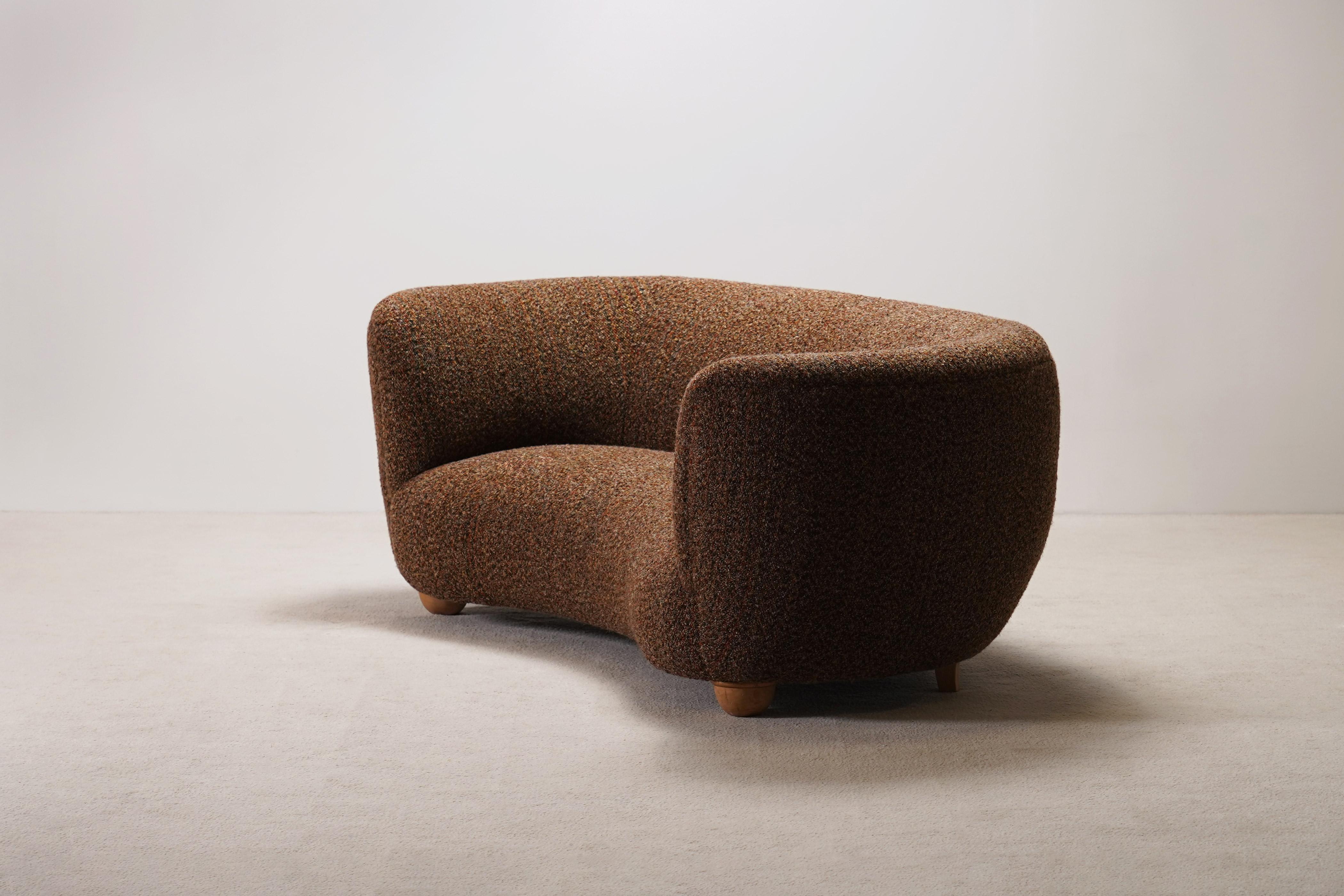 Large Two-Seater Danish Curved Sofa, 1940s, Newly Upholstered In Excellent Condition For Sale In Paris, FR