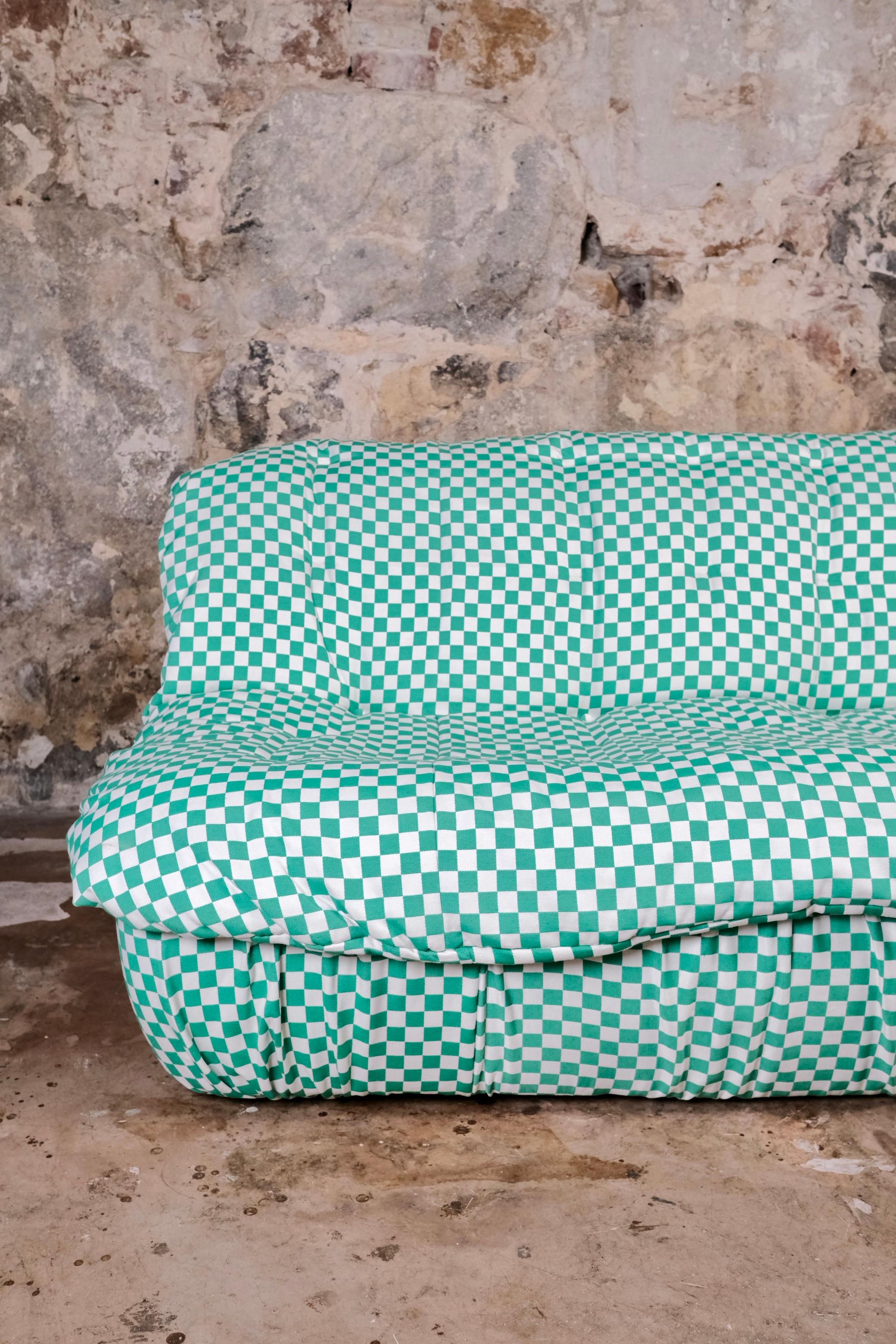 Large two-seater sofa in checkered pattern made in France, 1980s For Sale 3