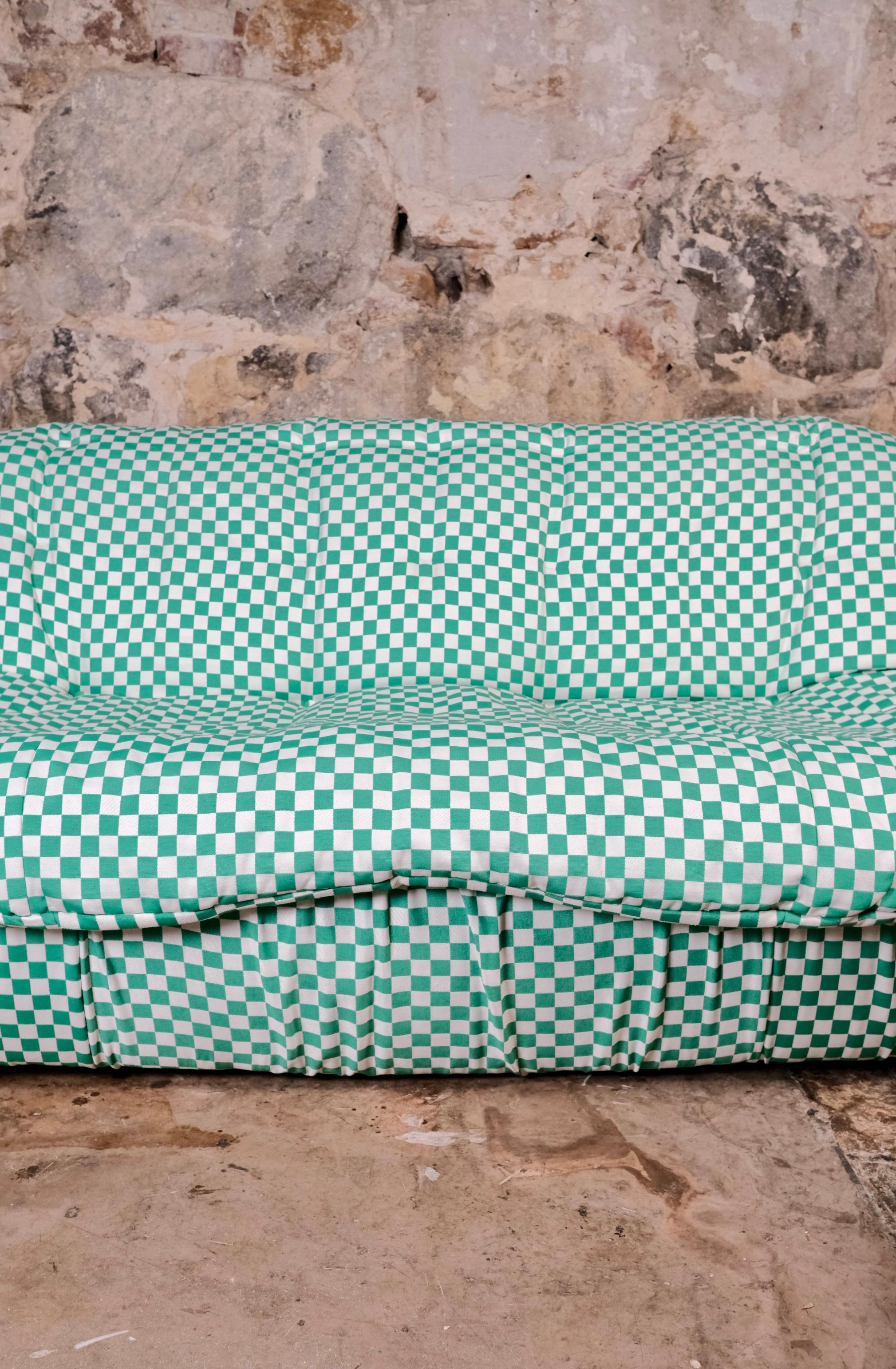 Large two-seater sofa in checkered pattern made in France, 1980s For Sale 4
